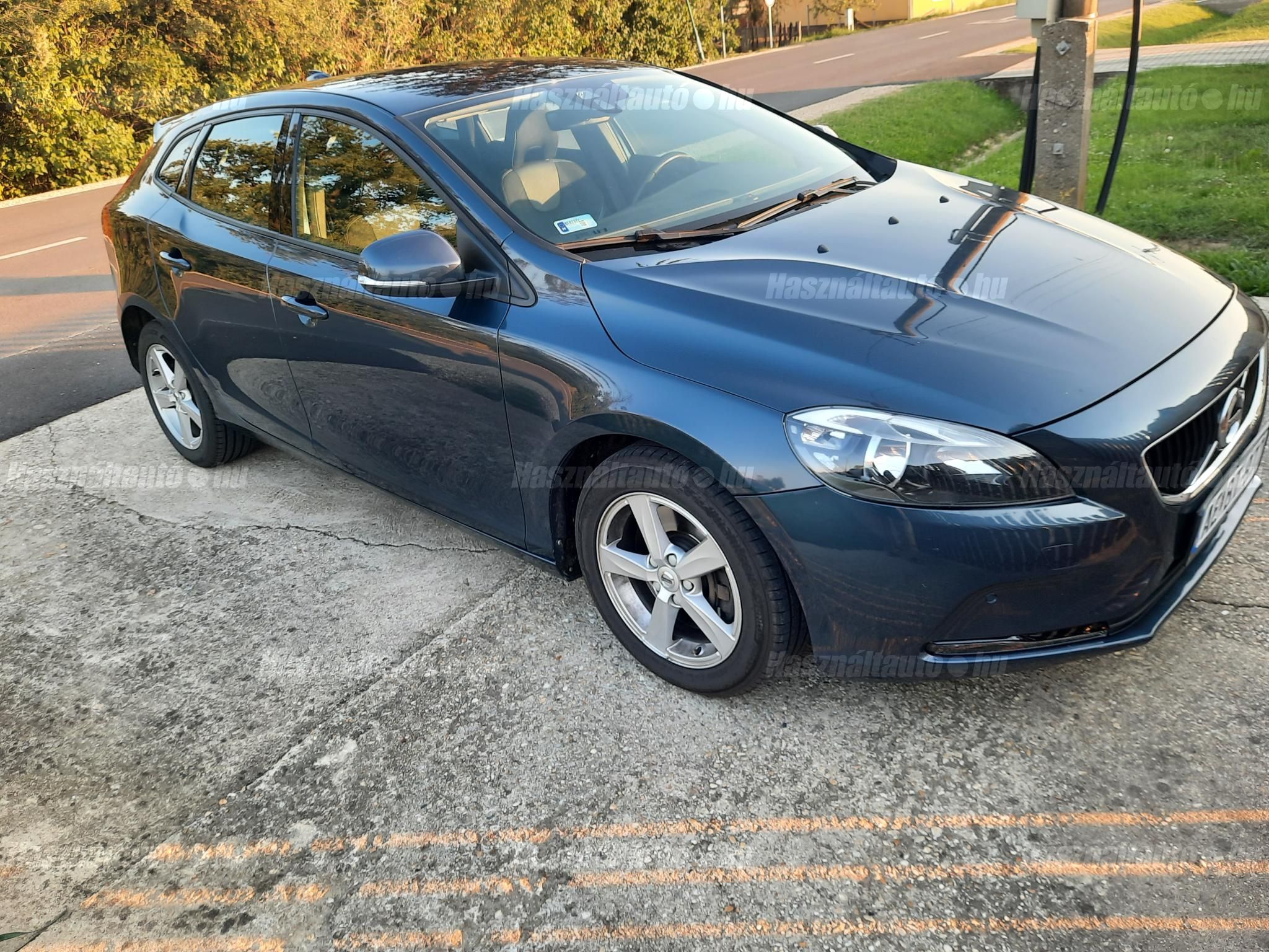 VOLVO V40 2017/3 - 1