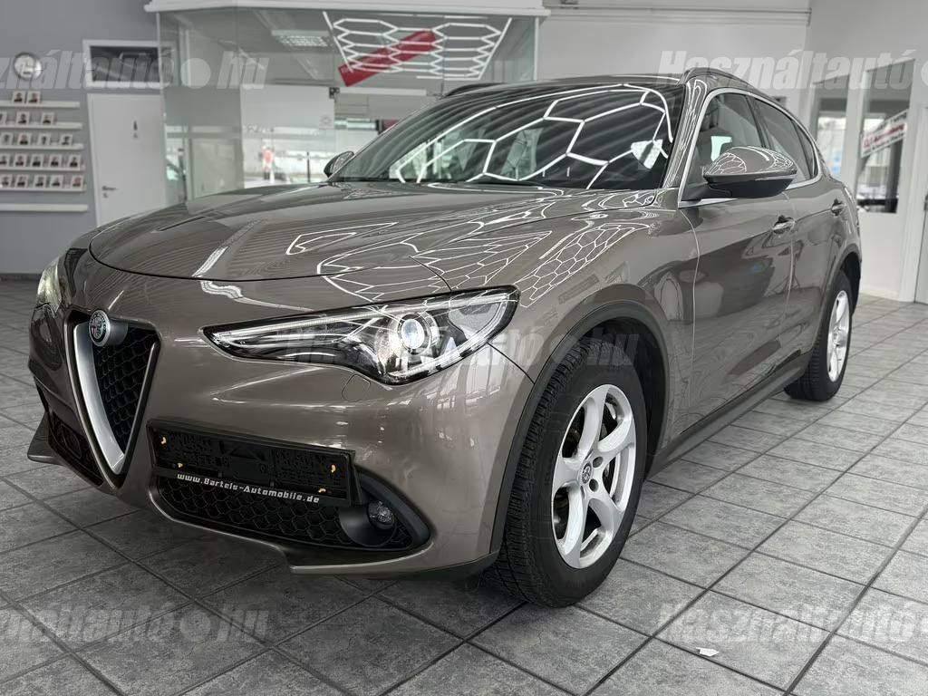 ALFA ROMEO STELVIO 2018/2 - 1