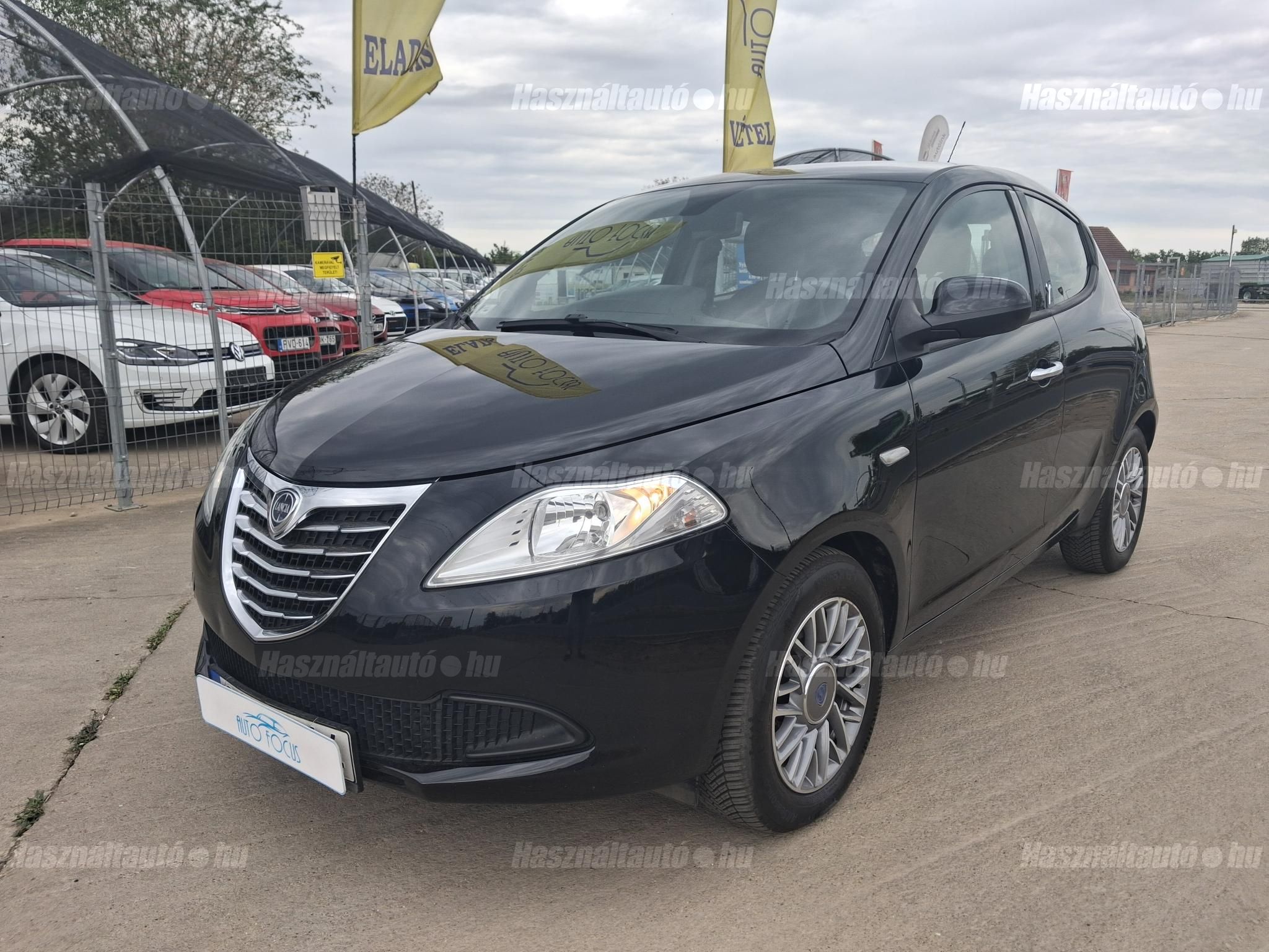 LANCIA YPSILON 2011/12 - 1