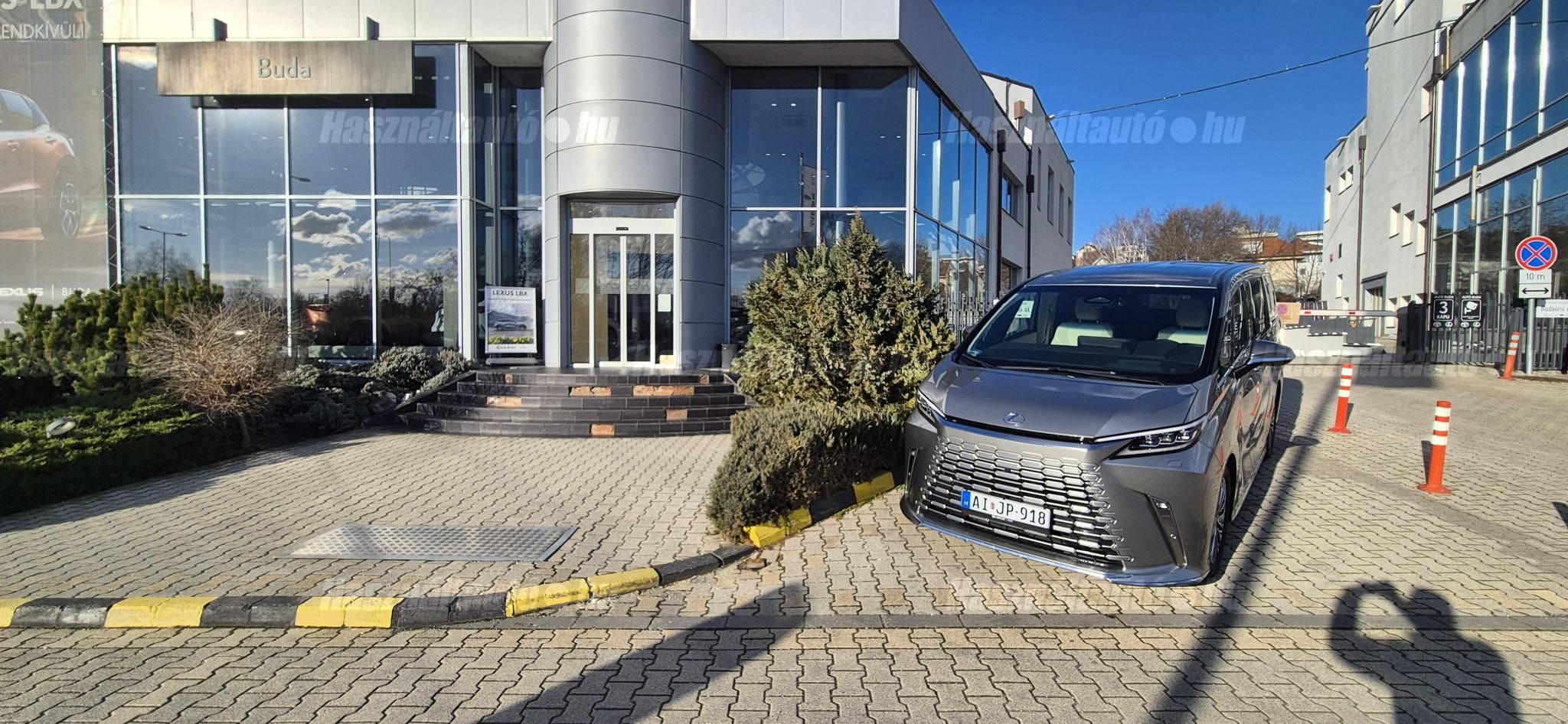 LEXUS LM 2025/3 - 1