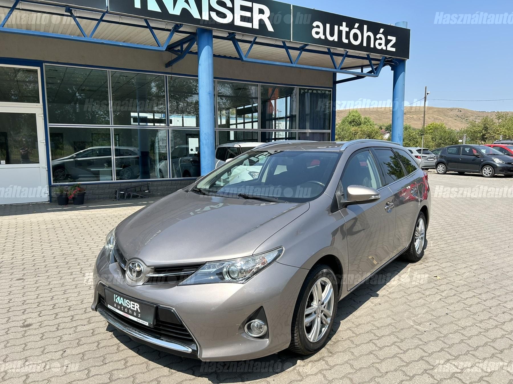 TOYOTA AURIS 2015/11 - 1