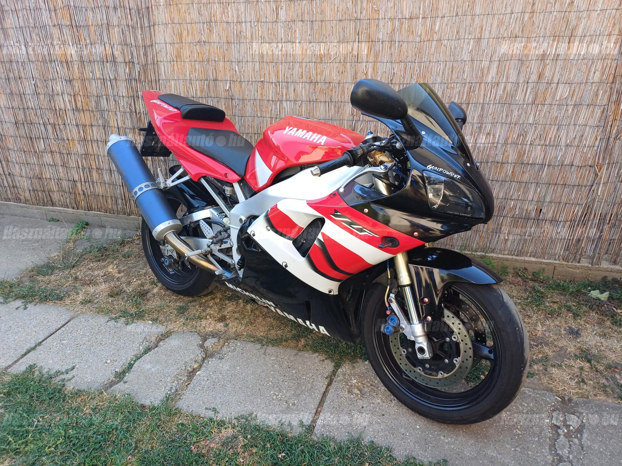 YAMAHA YZF R1 2000/2 - 1