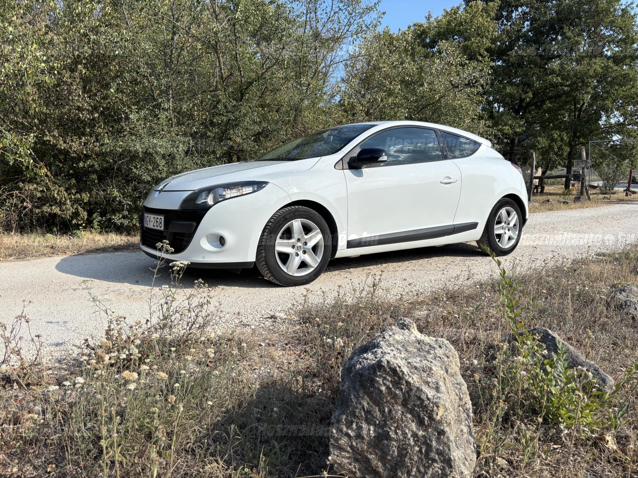 RENAULT MEGANE 2011/12 - 1