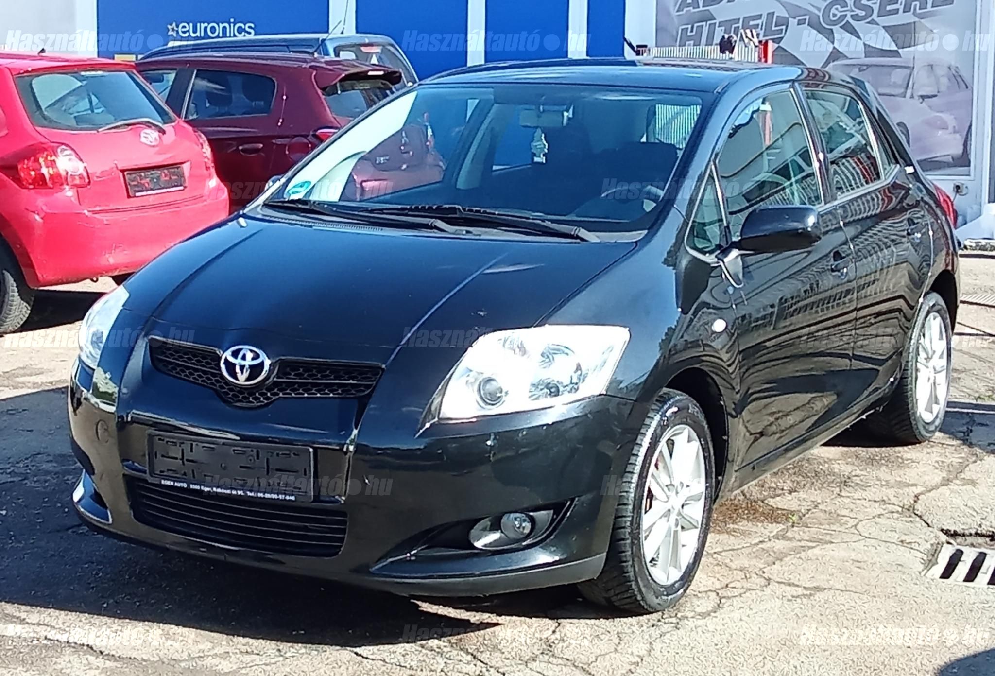TOYOTA AURIS 2008/9 - 1