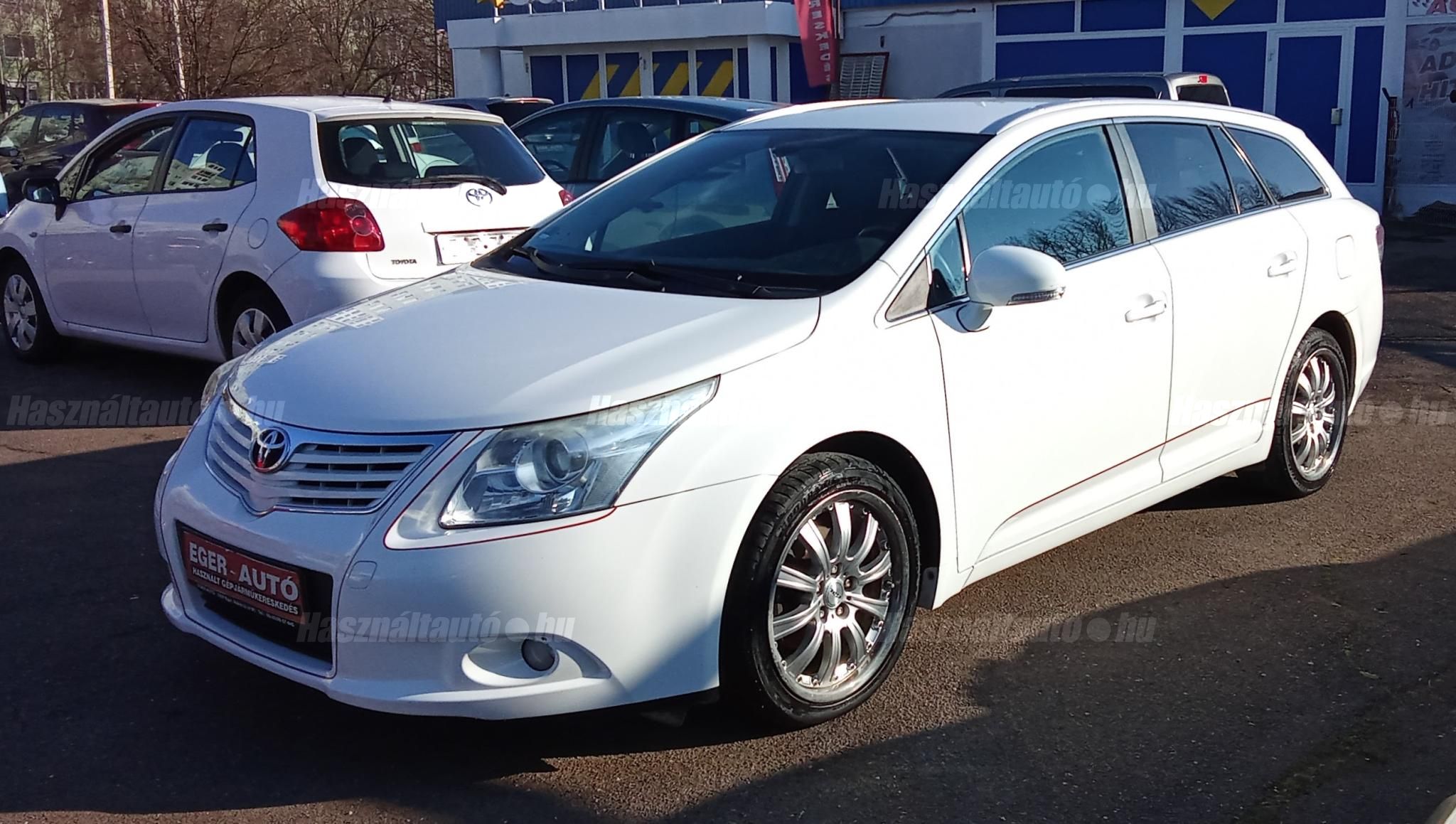 TOYOTA AVENSIS 2010/3 - 1