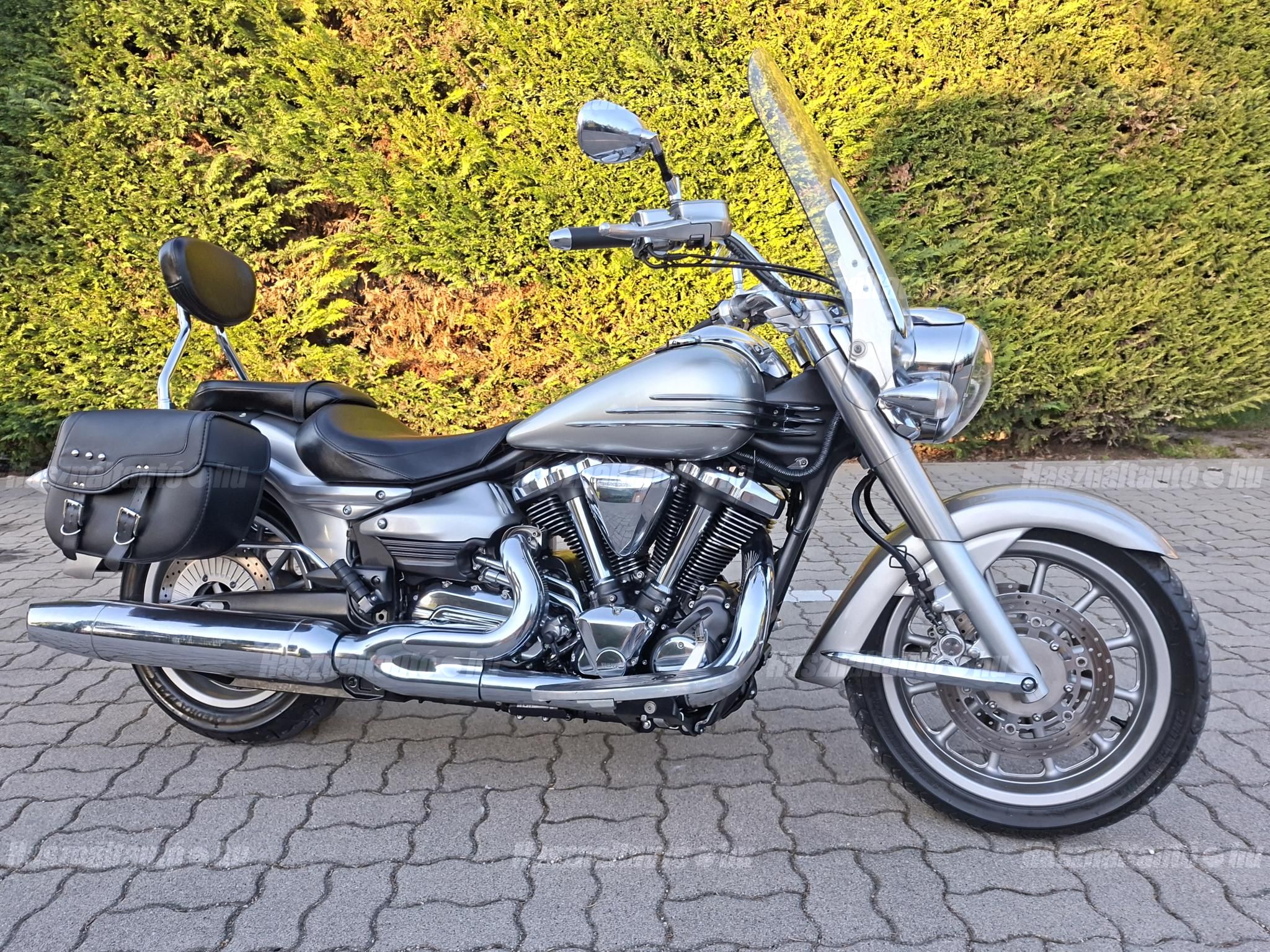YAMAHA XV 1900 A MIDNIGHT STAR 2007/8 - 1