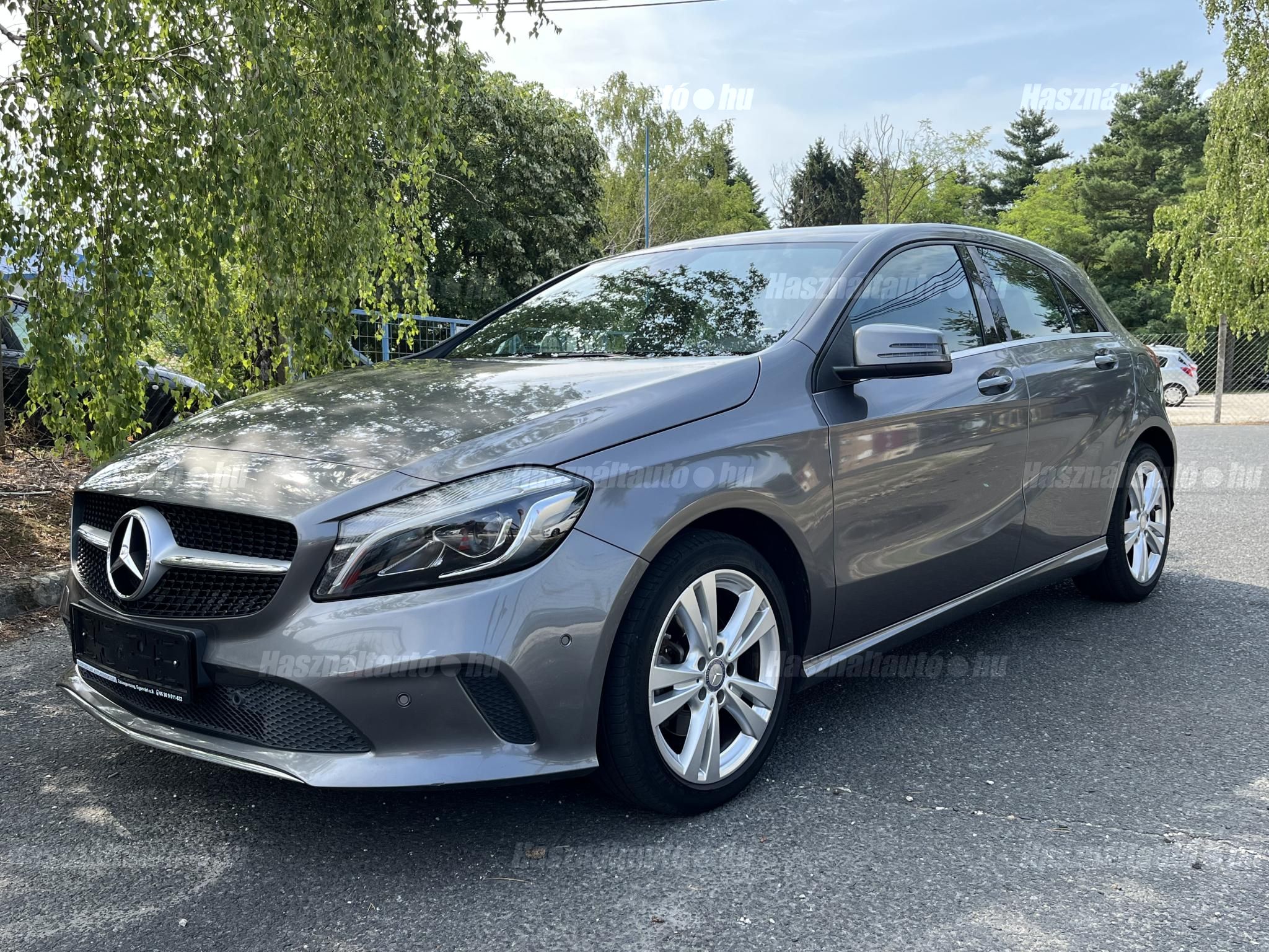MERCEDES-BENZ A 200 2016/10 - 1