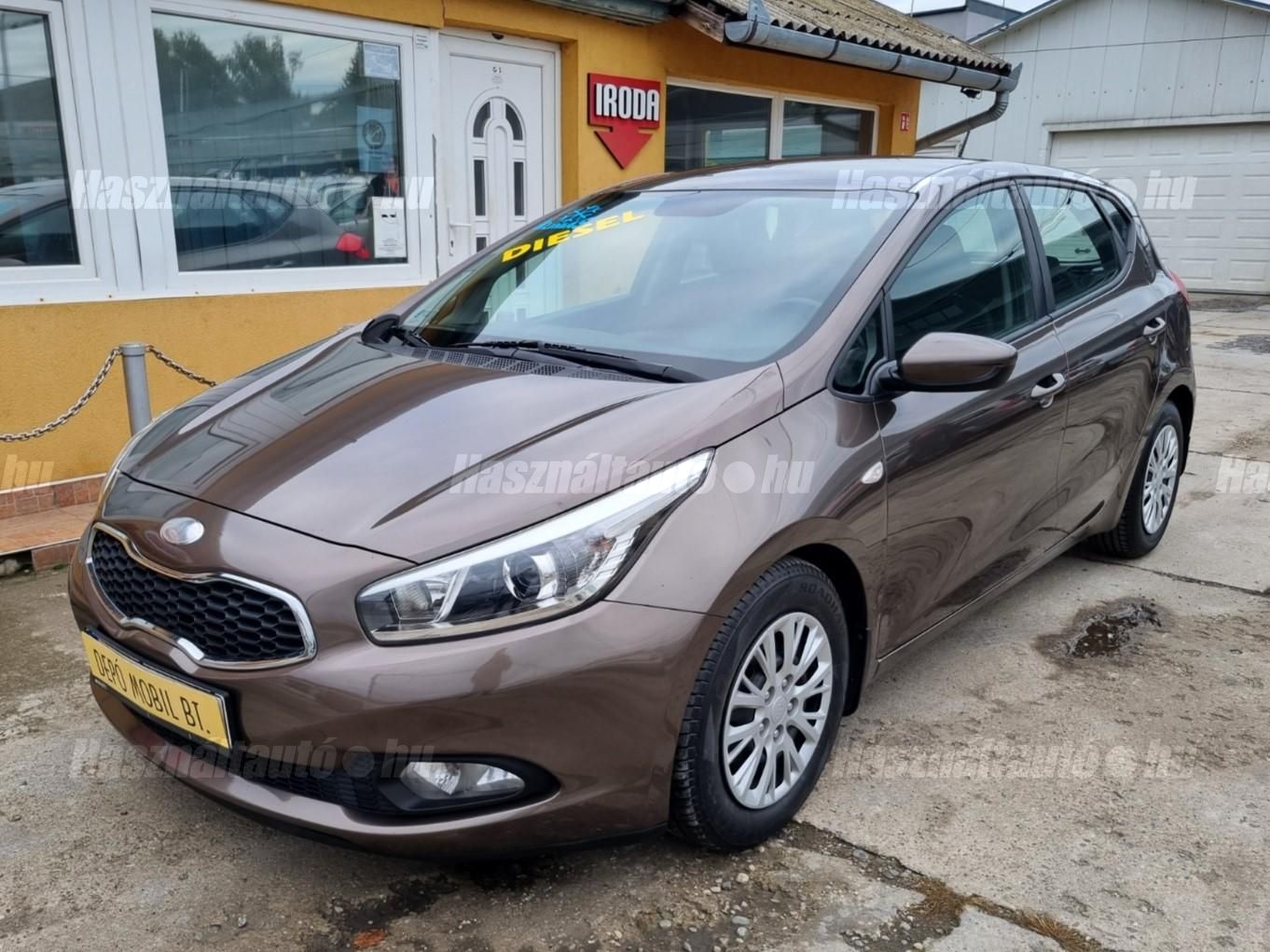 KIA CEE'D 2013/6 - 1