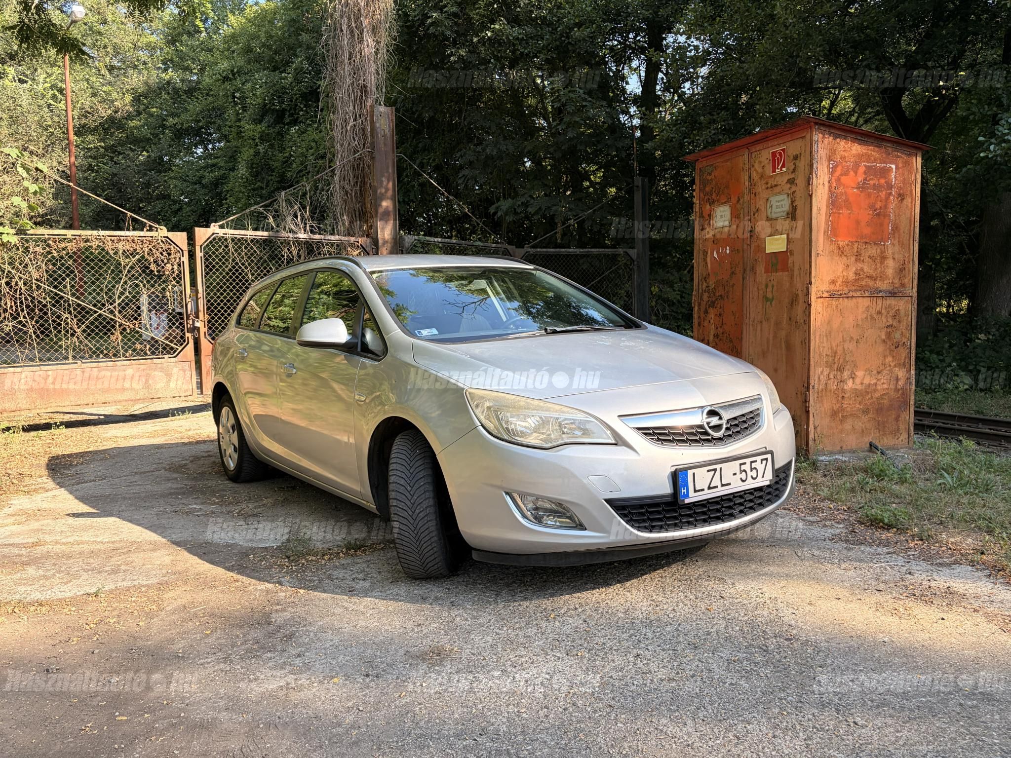 OPEL ASTRA J 2011/11 - 1