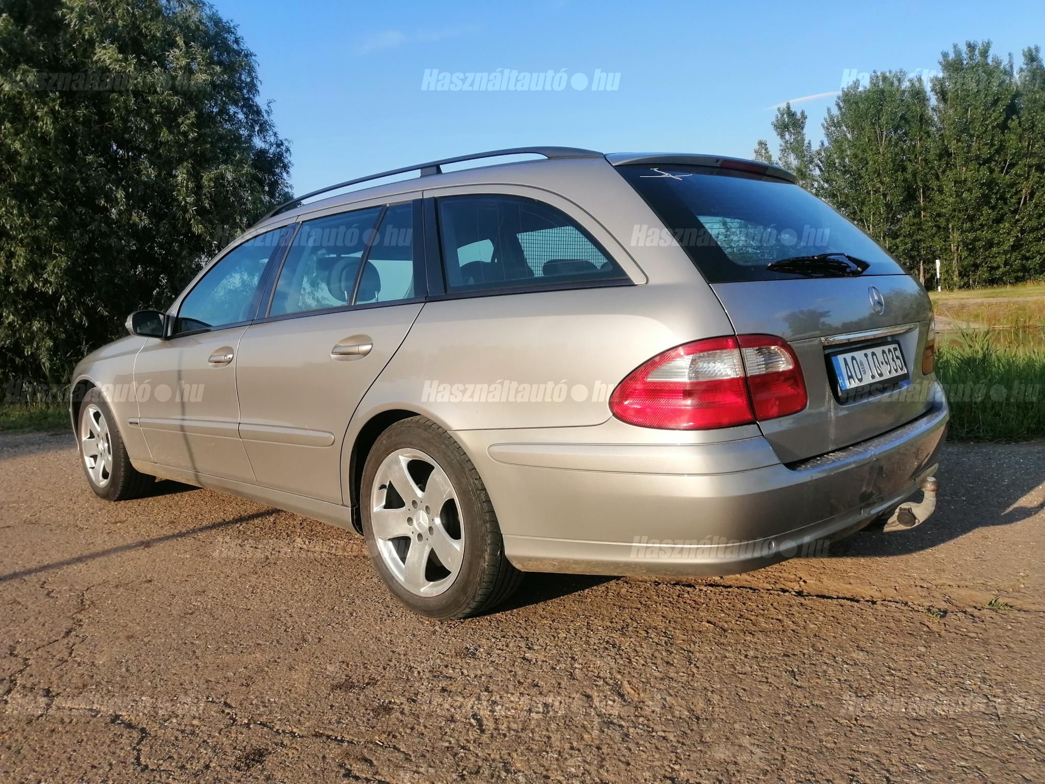 MERCEDES-BENZ E 220 2004/8 - 1
