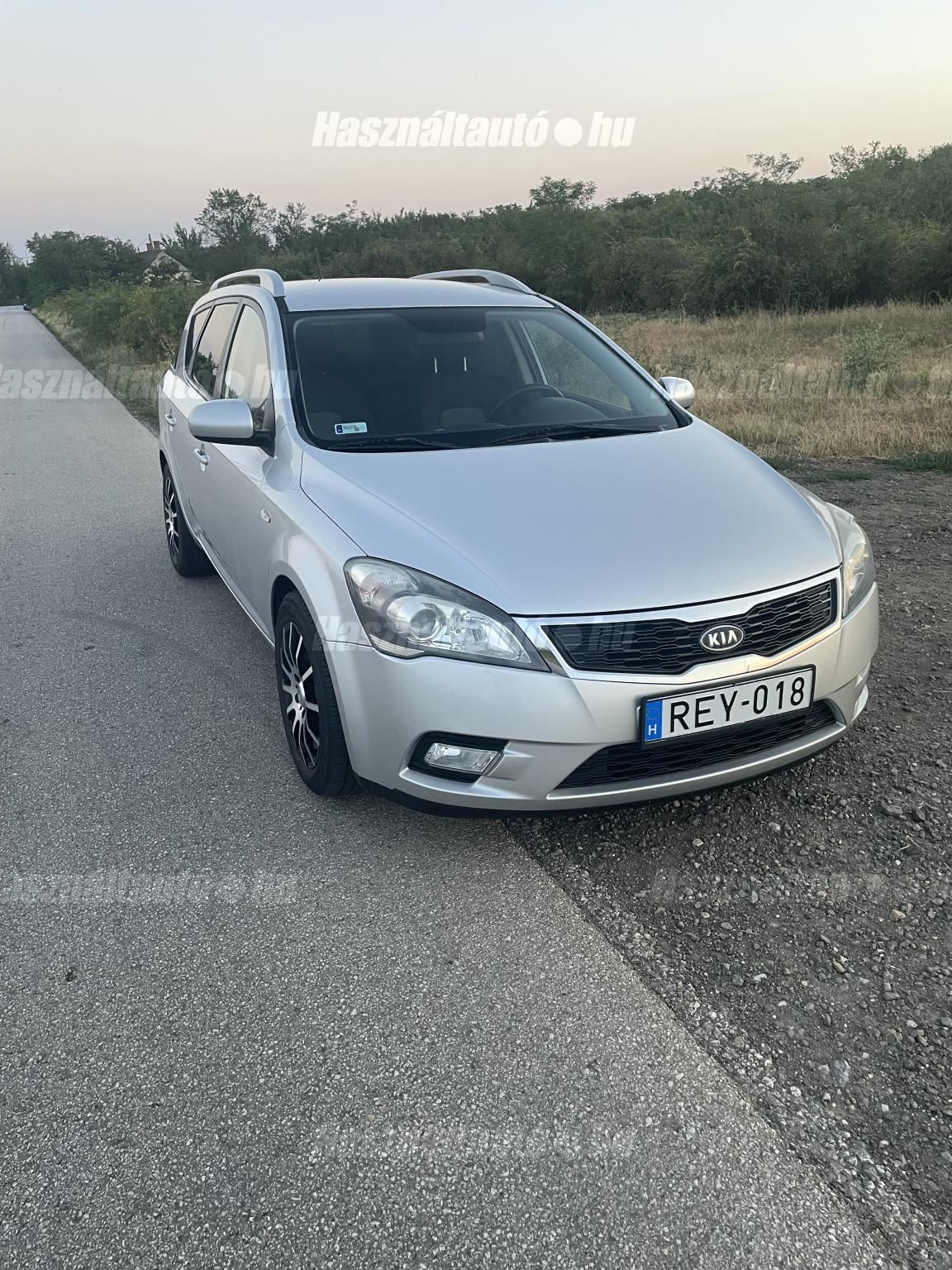 KIA CEE'D 2011 - 1