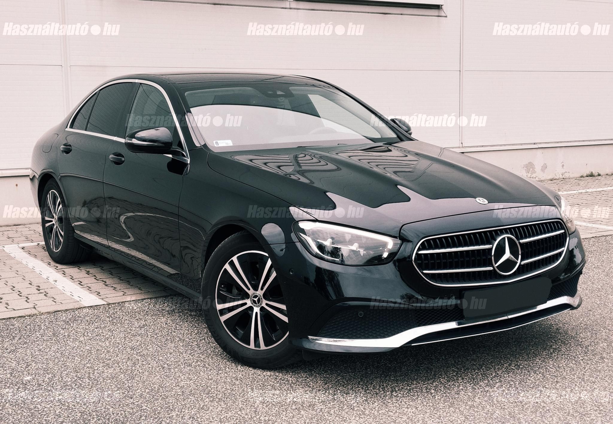 MERCEDES-BENZ E 220 2021/11 - 1