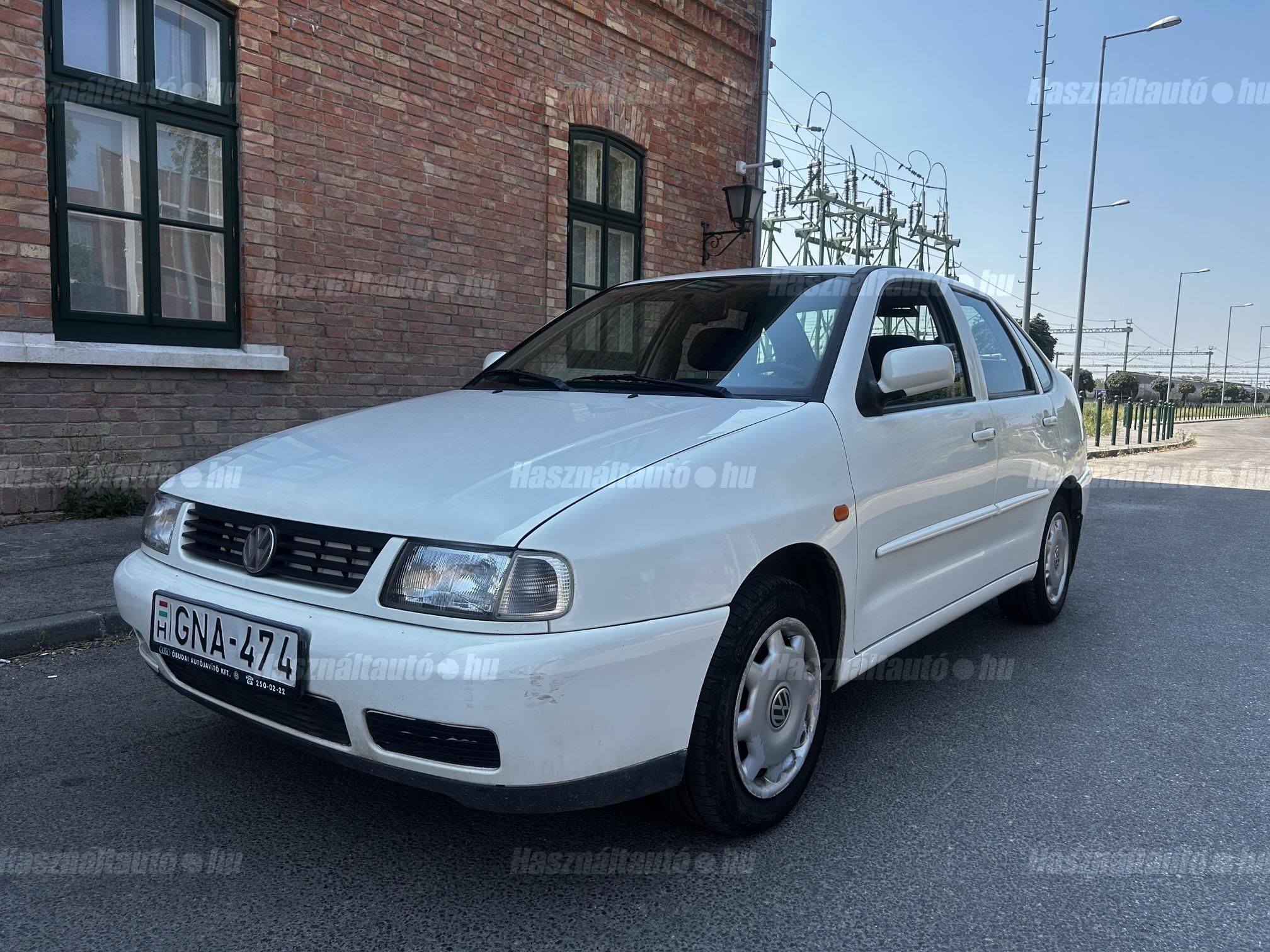 VOLKSWAGEN POLO 1998/1 - 1