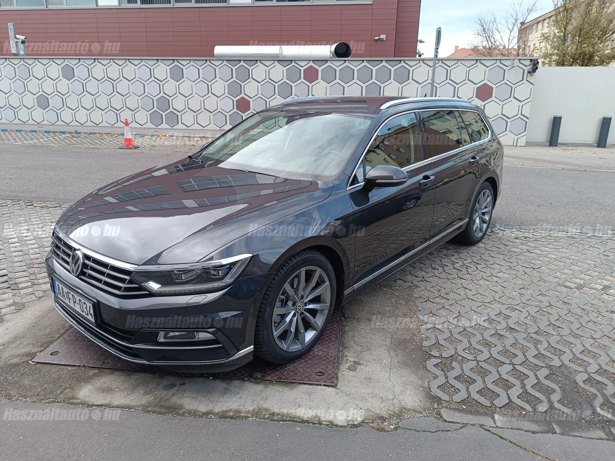 VOLKSWAGEN PASSAT VIII 2018/6 - 1