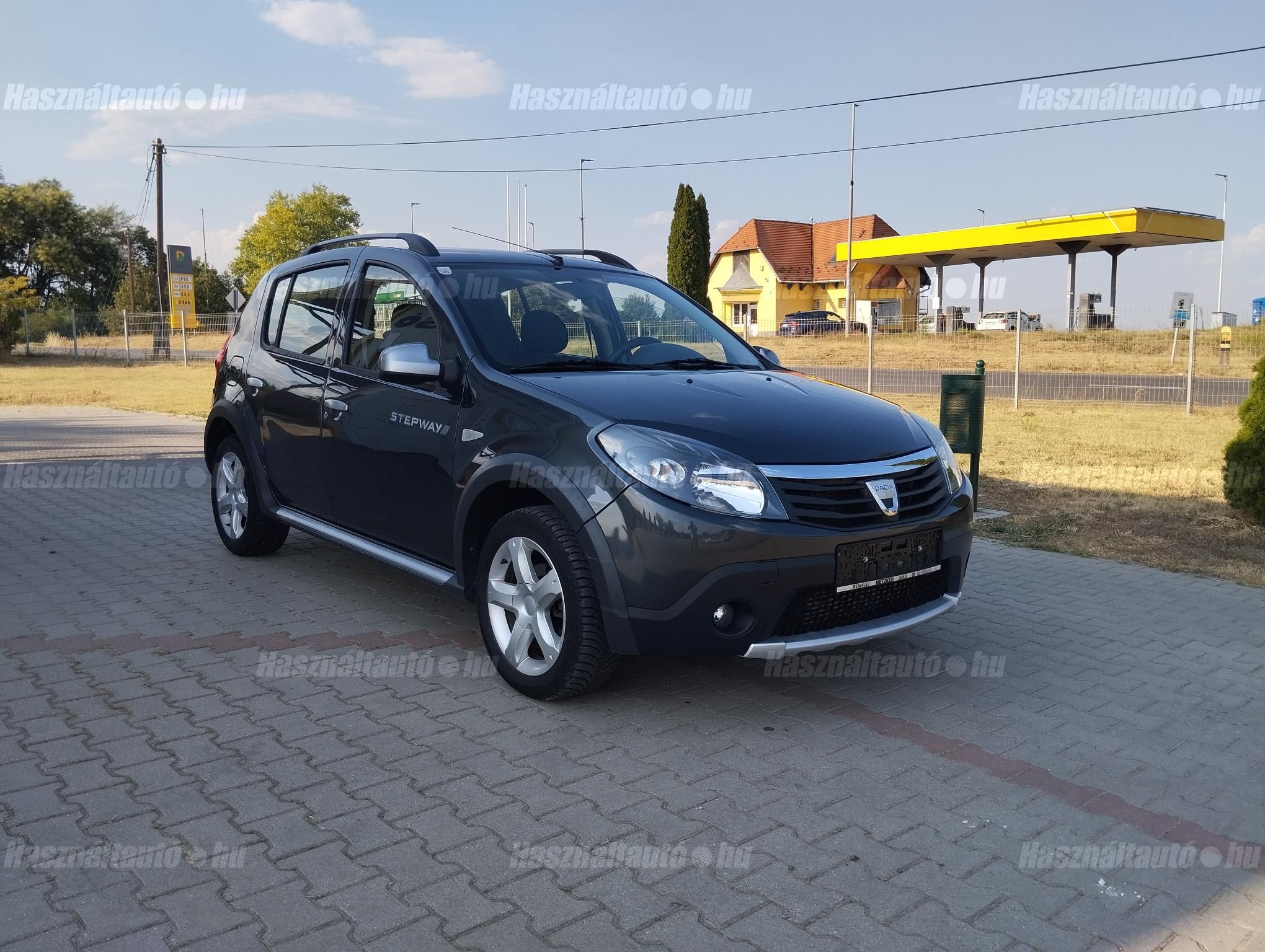 DACIA SANDERO 2010/7 - 1
