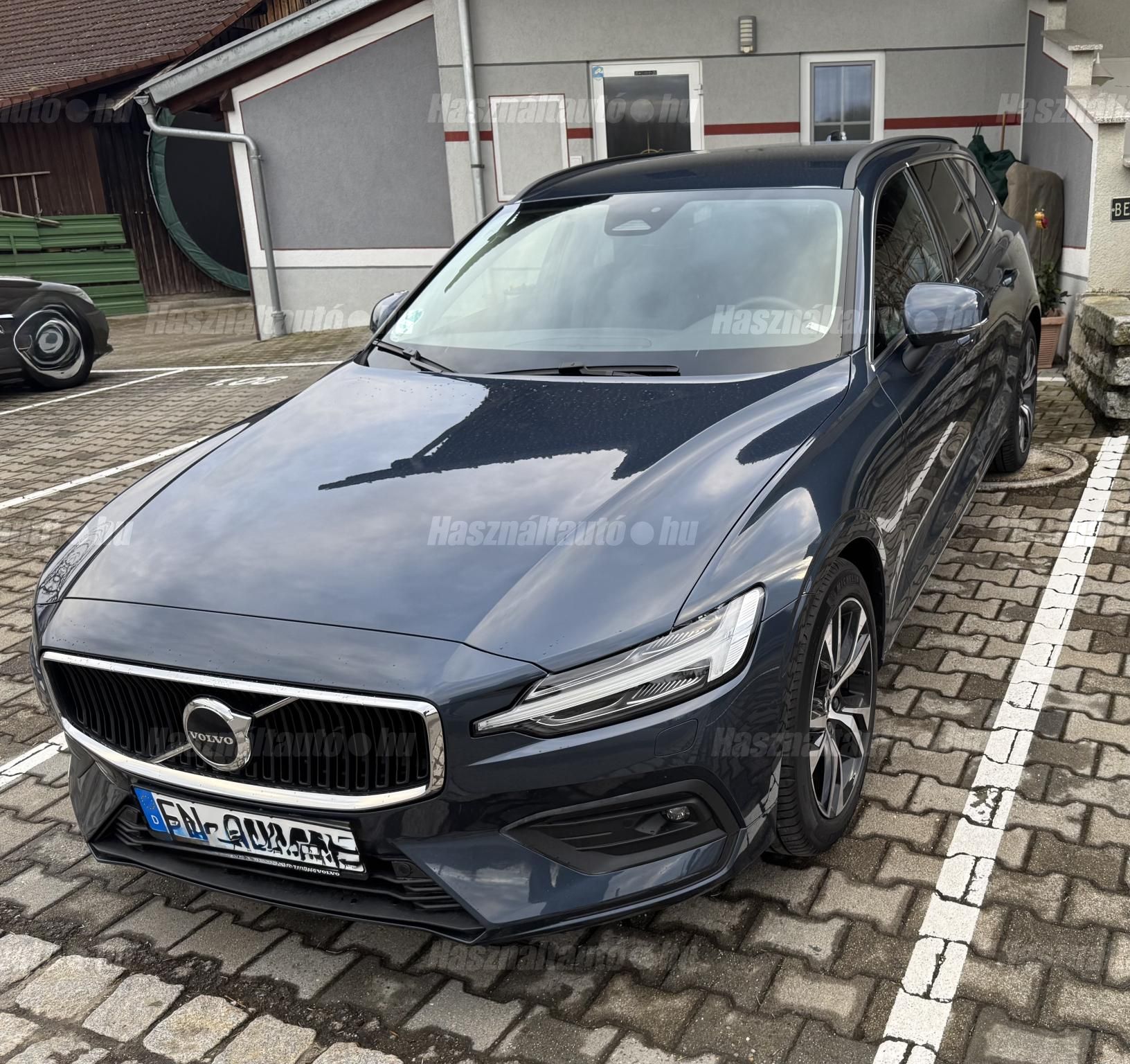 VOLVO V60 2024/5 - 1