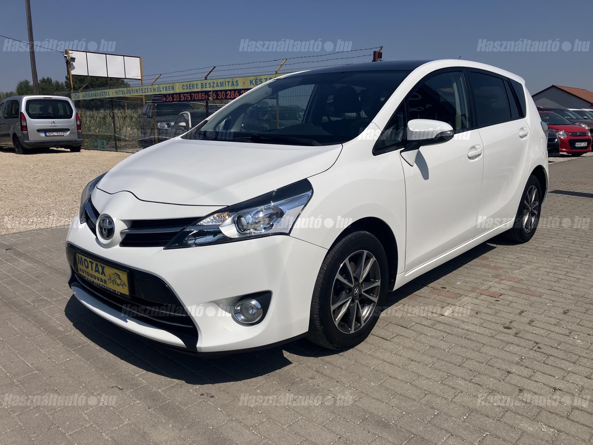TOYOTA VERSO 2014/2 - 1