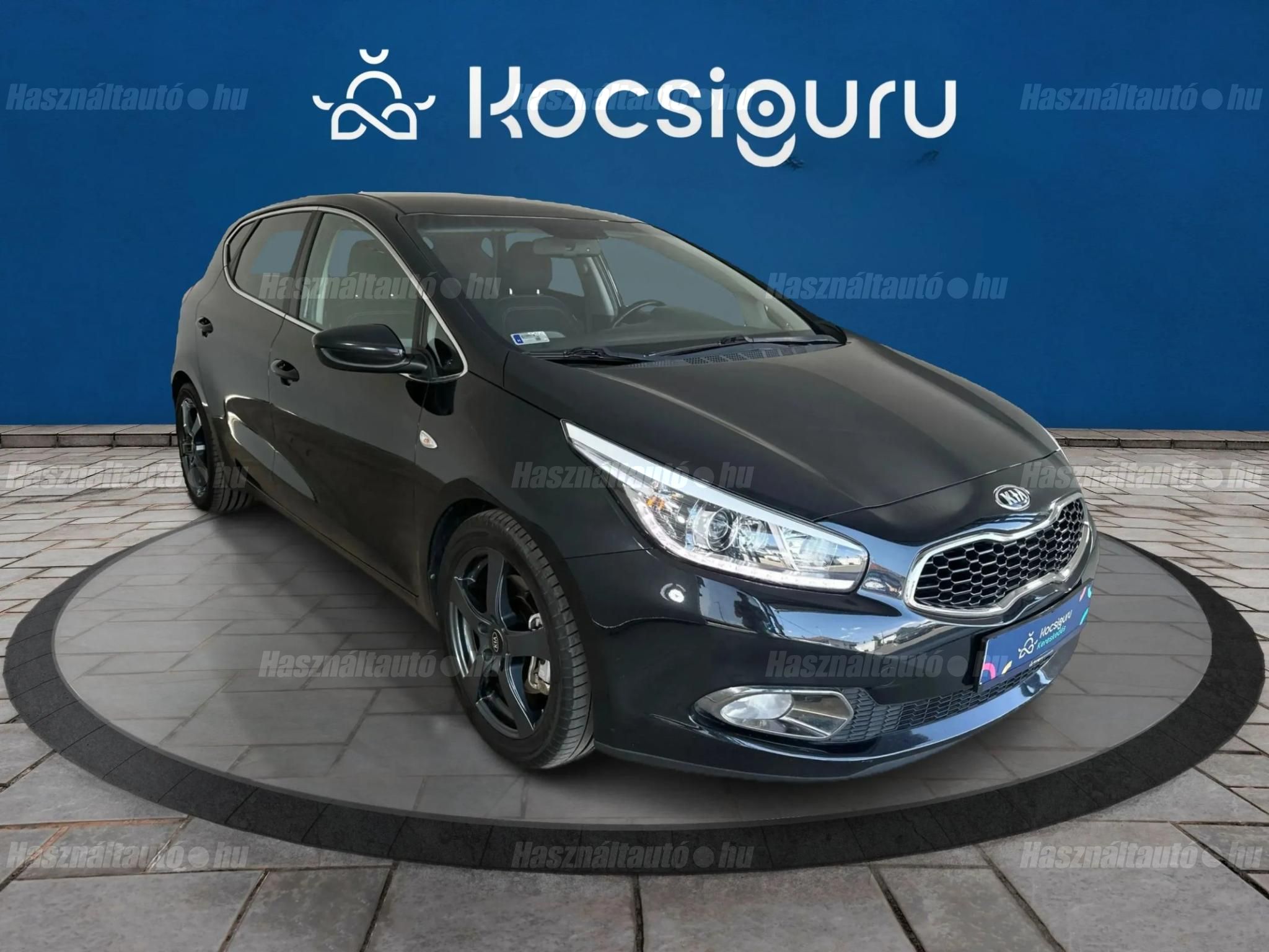 KIA CEE'D 2015/8 - 1