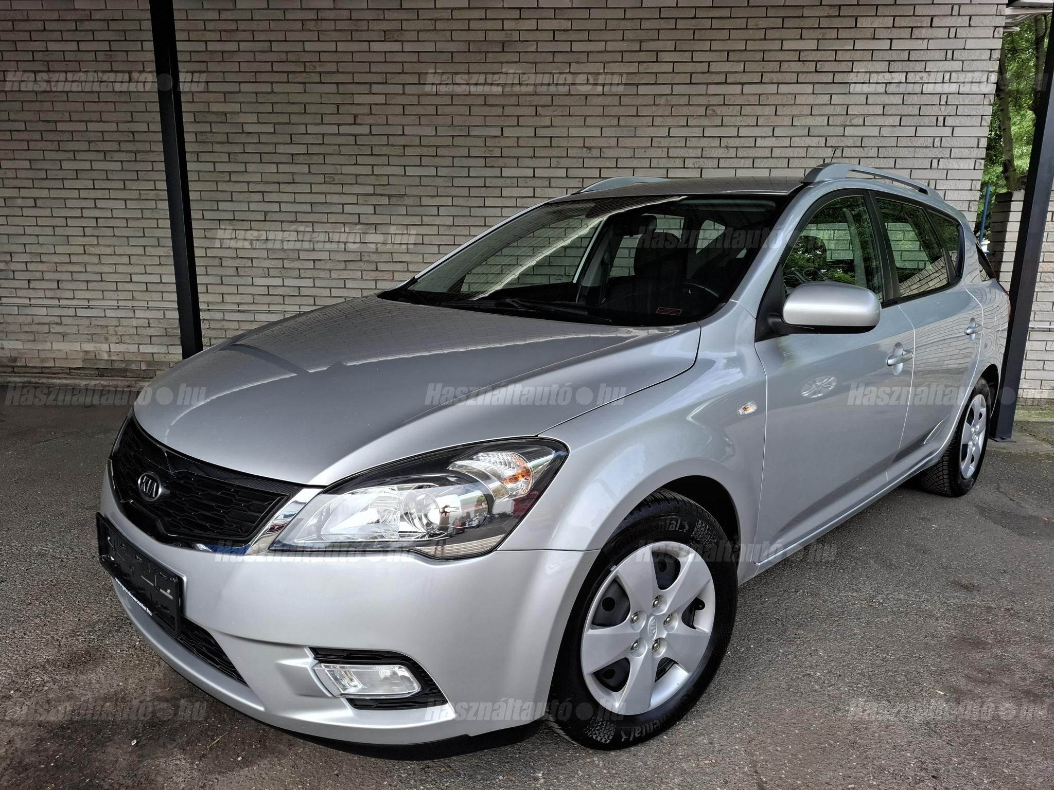 KIA CEE'D 2011/8 - 1