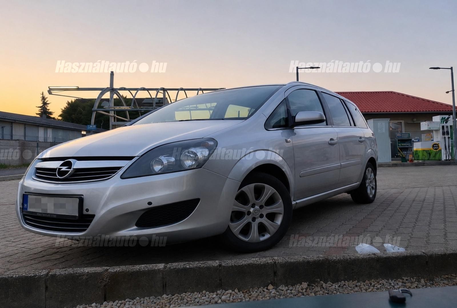 OPEL ZAFIRA B 2009 - 1