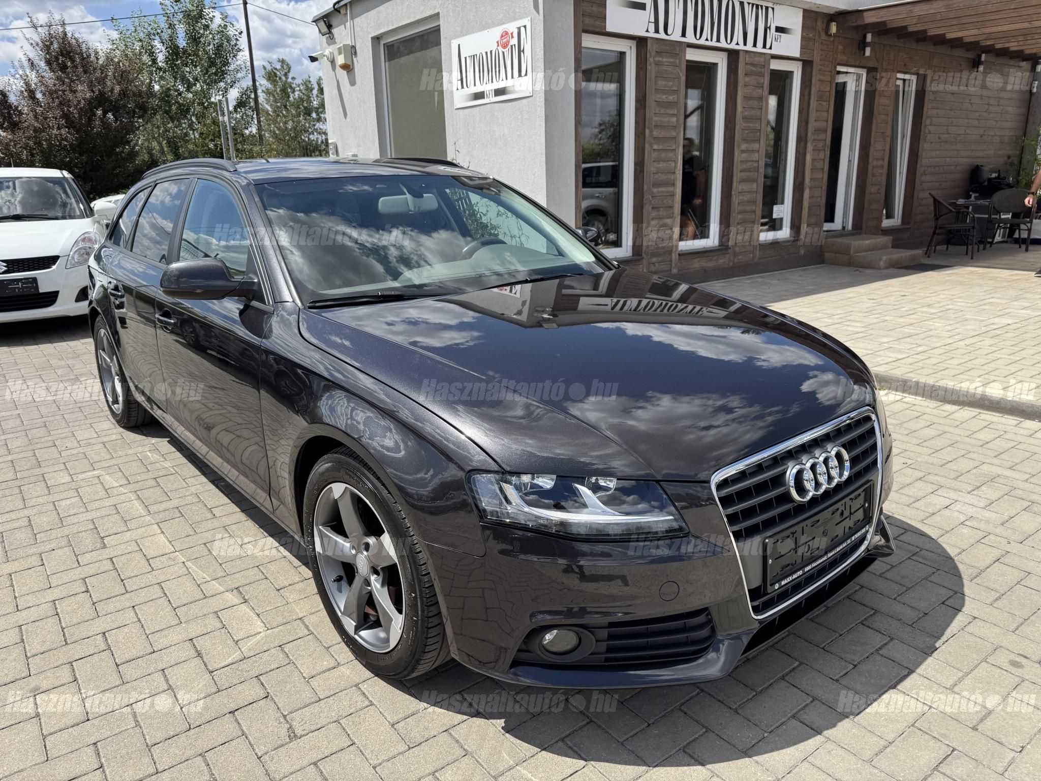 AUDI A4 2011/6 - 1