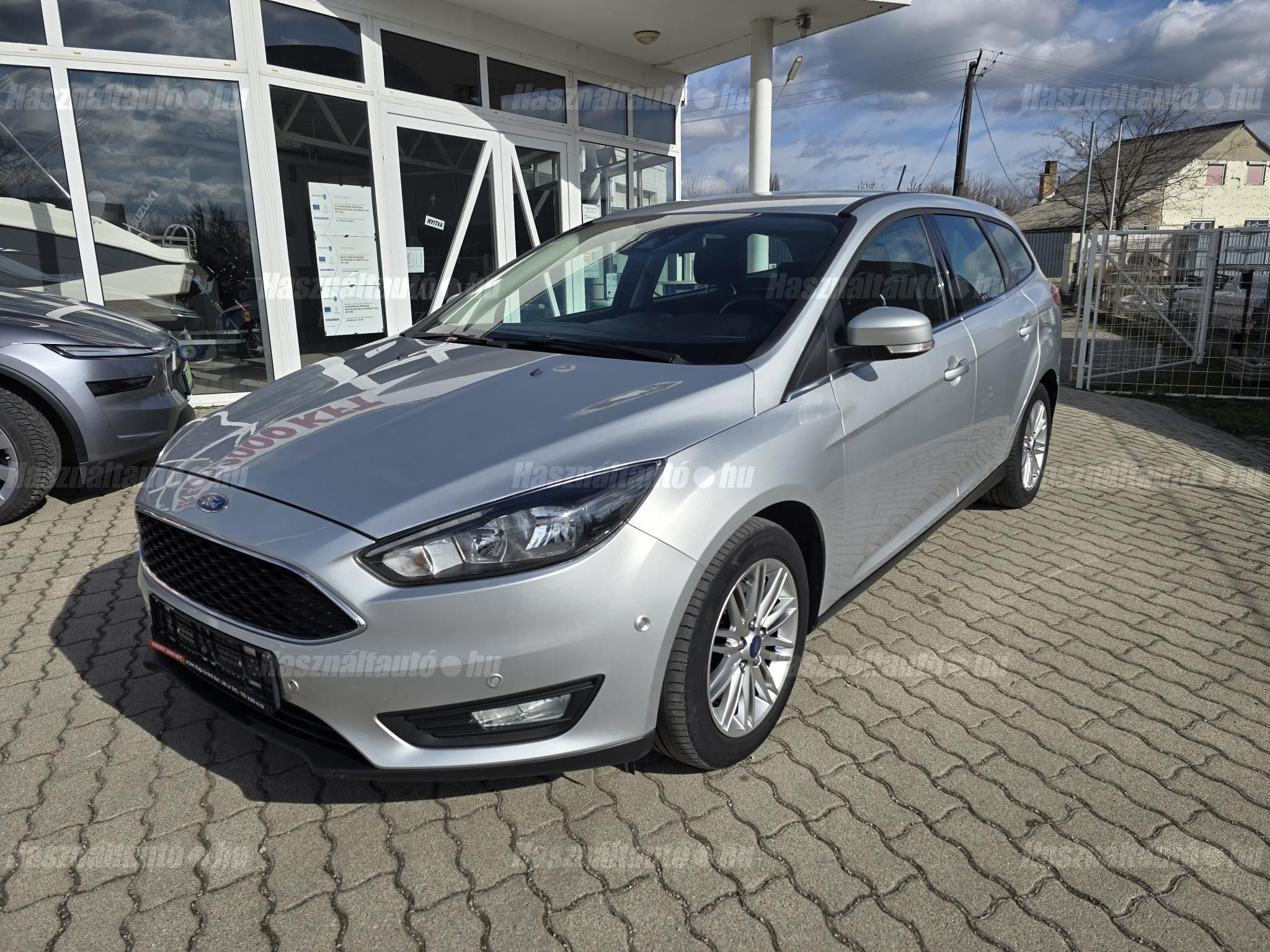 FORD FOCUS 2017/12 - 1