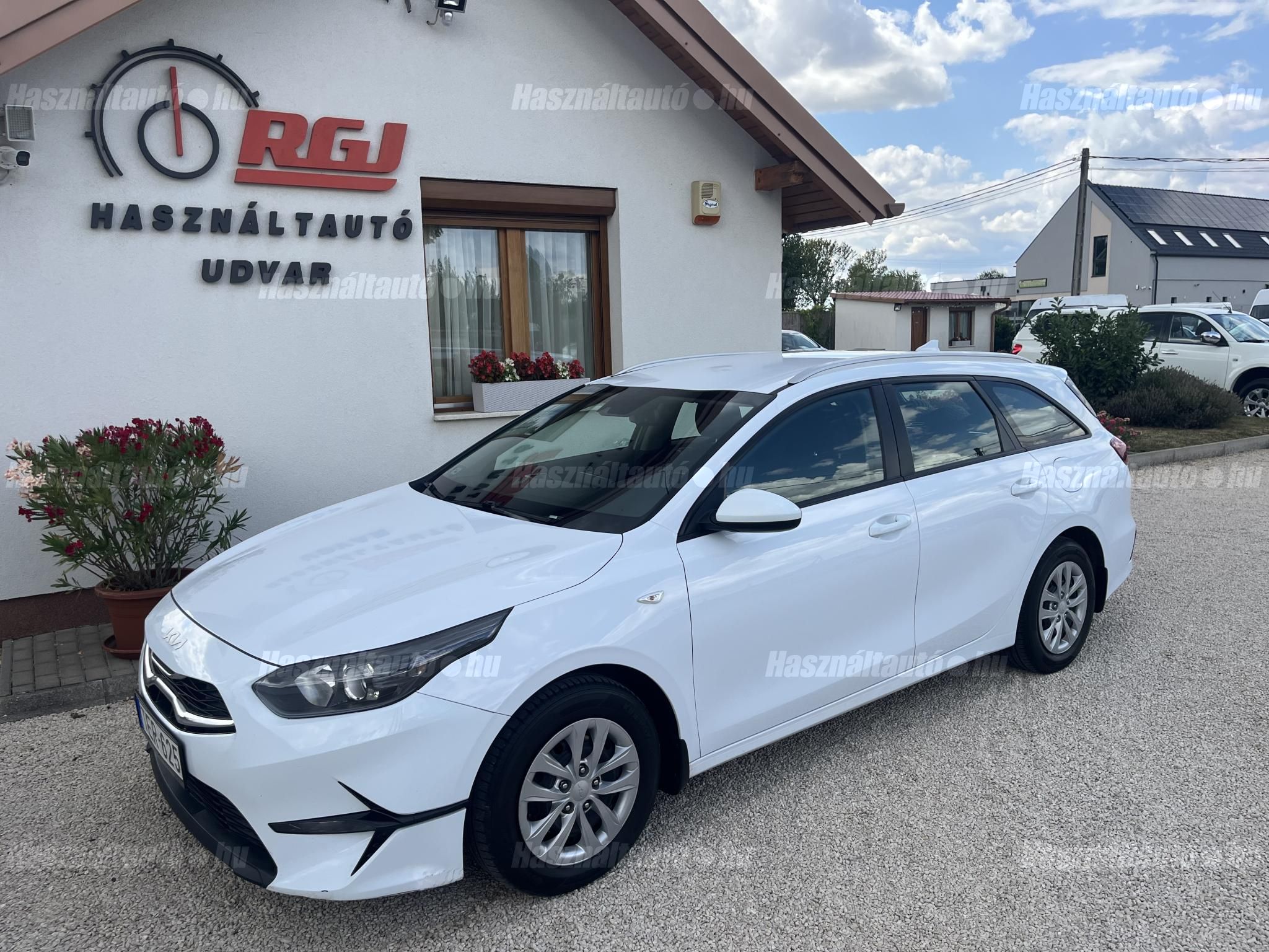 KIA CEE'D 2022/5 - 1