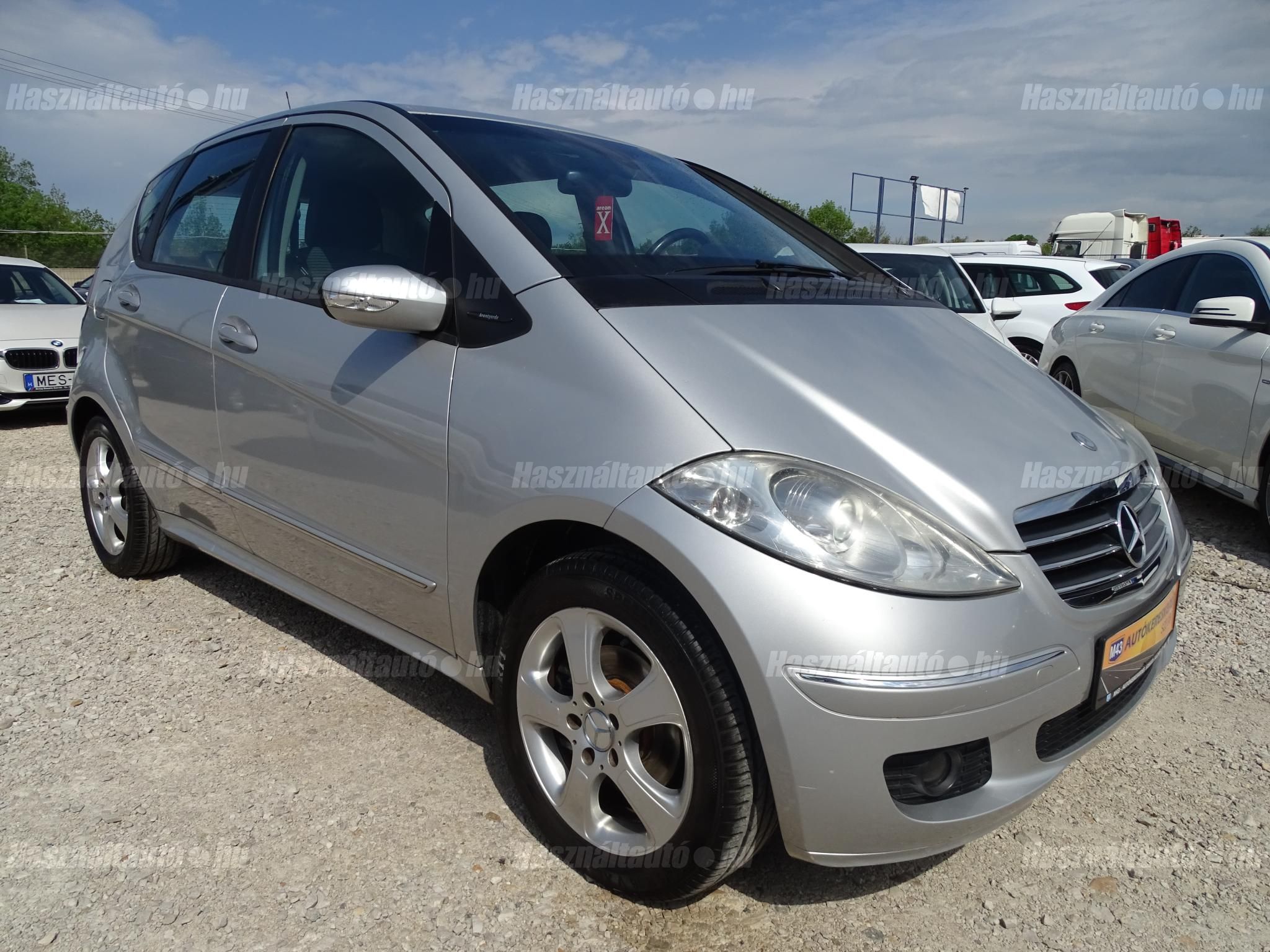 MERCEDES-BENZ A 180 2010/6 - 1