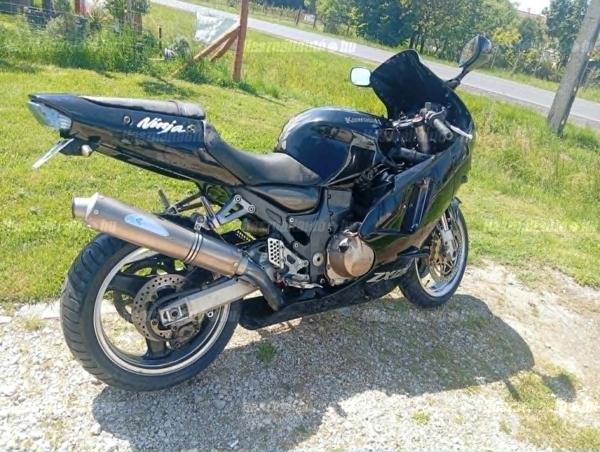 KAWASAKI ZX-12R (NINJA) 2001/7 - 1