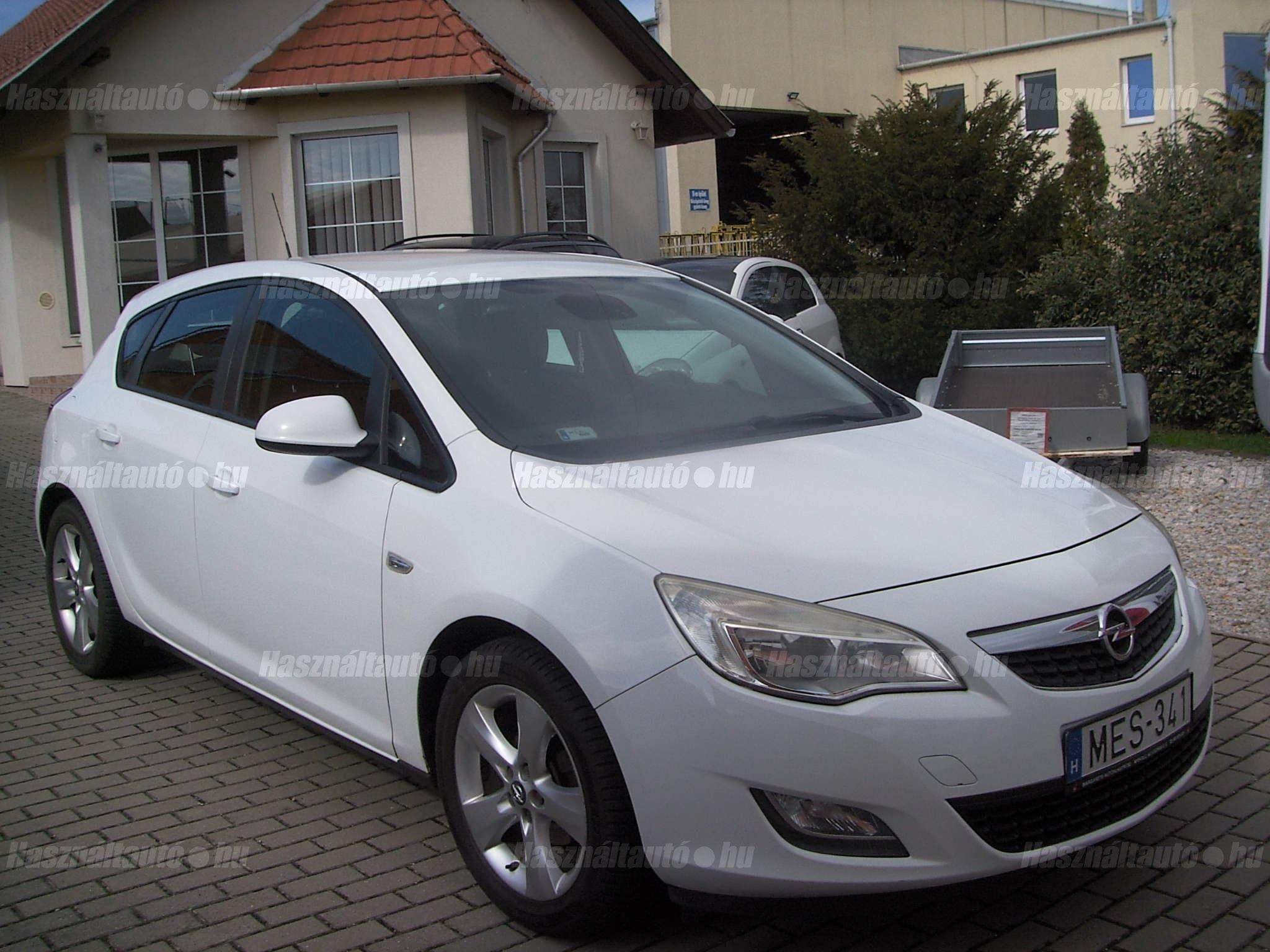 OPEL ASTRA J 2012/8 - 1
