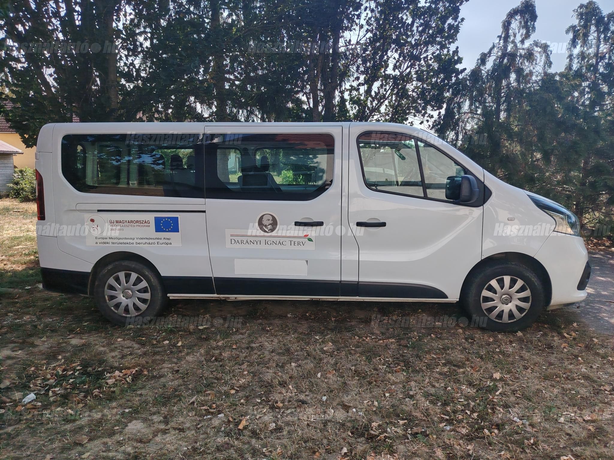 RENAULT TRAFIC 2015/6 - 1