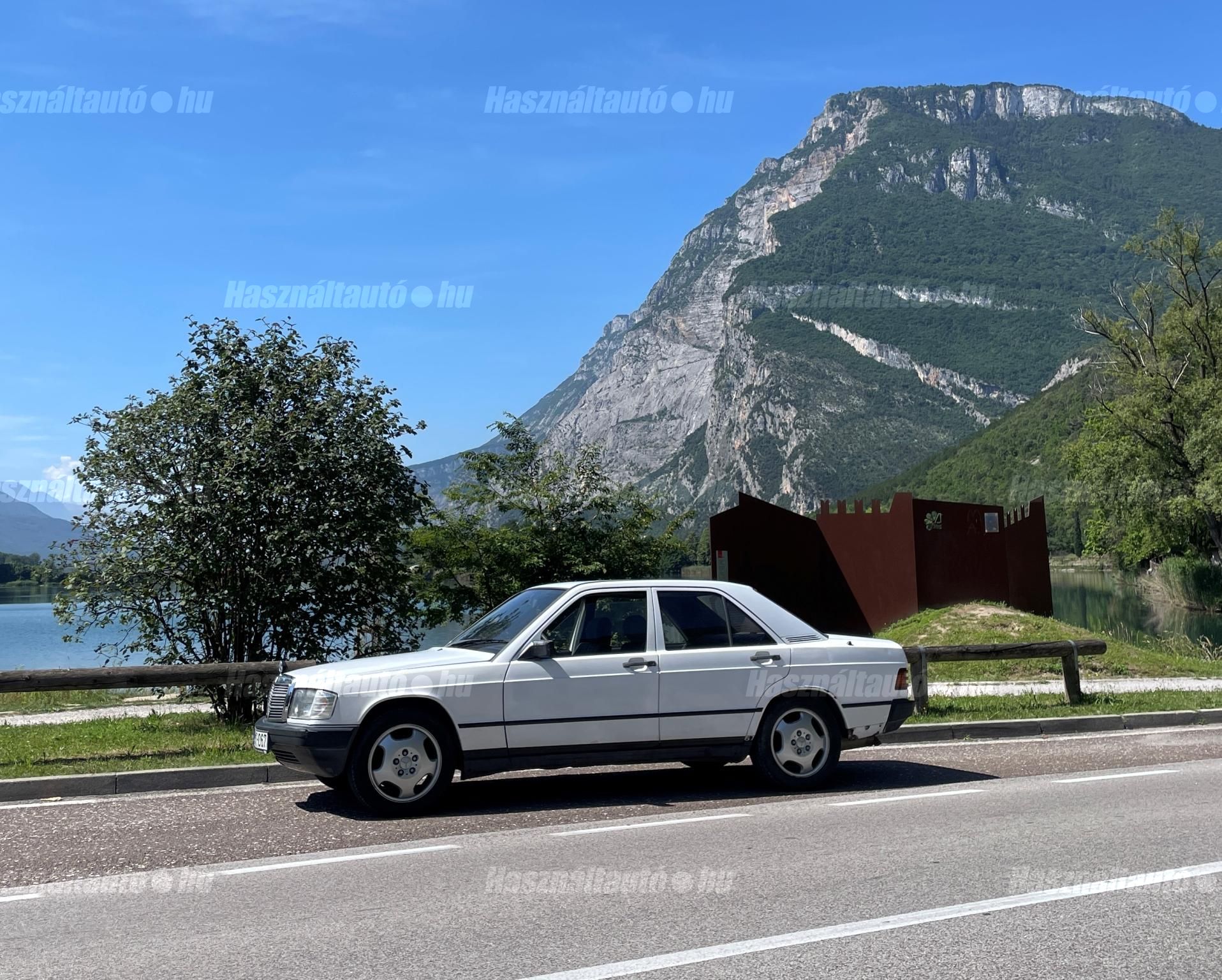 MERCEDES-BENZ 190 1988/3 - 1