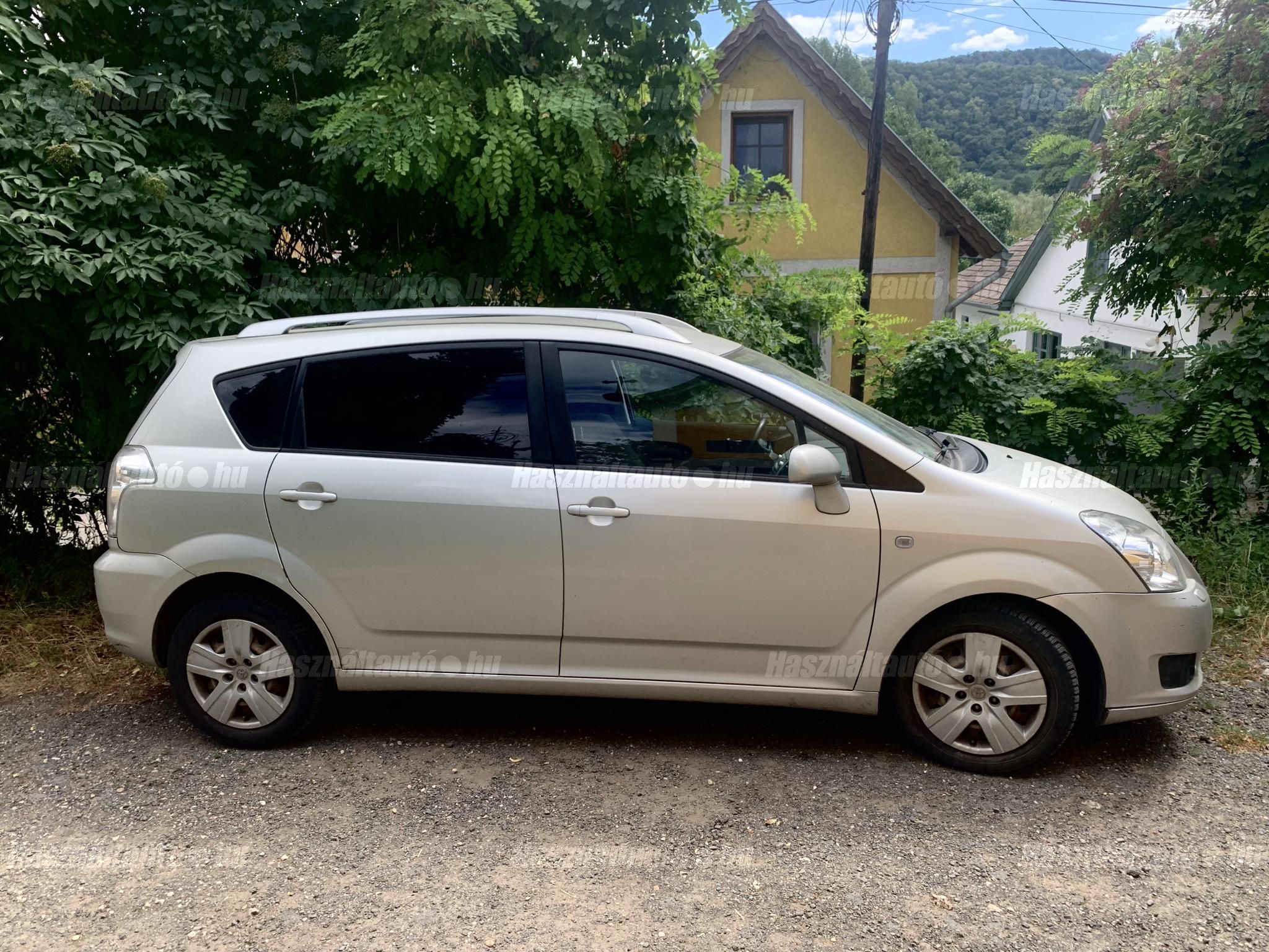 TOYOTA COROLLA VERSO 2008/6 - 1
