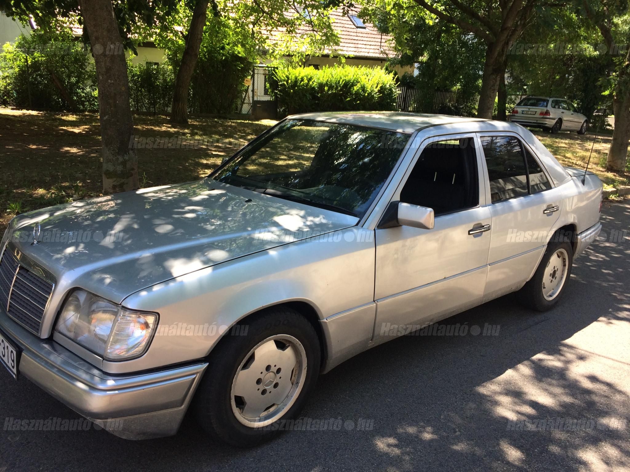 MERCEDES-BENZ 300 1993/7 - 1