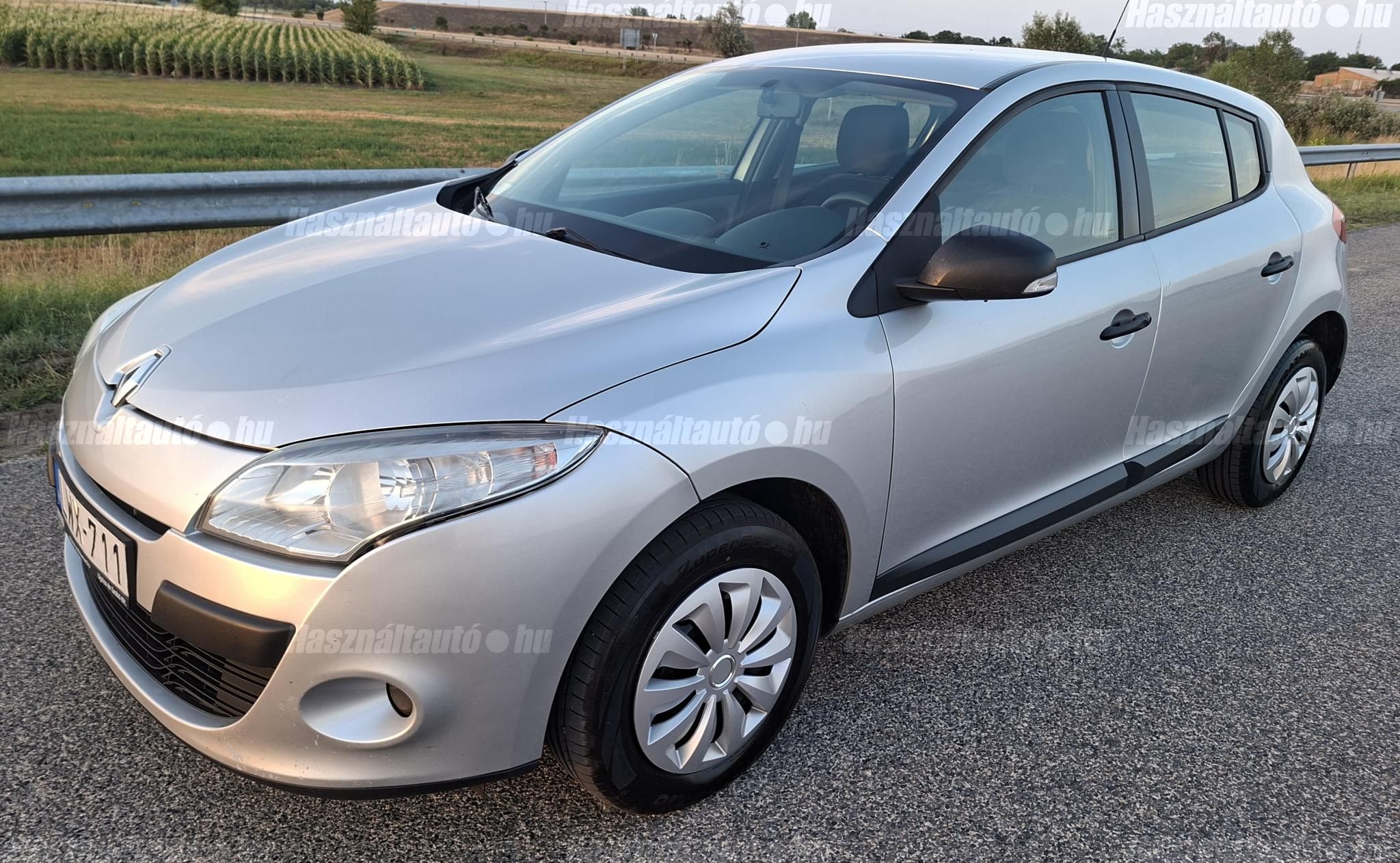 RENAULT MEGANE 2011/8 - 1