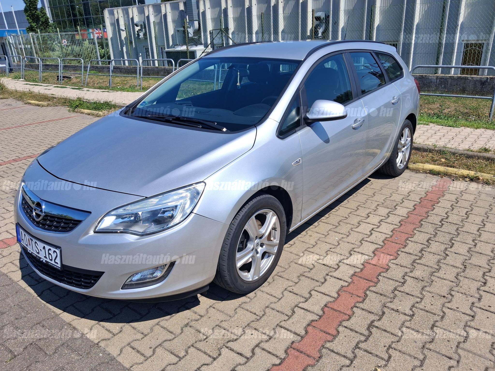 OPEL ASTRA J 2011/4 - 1