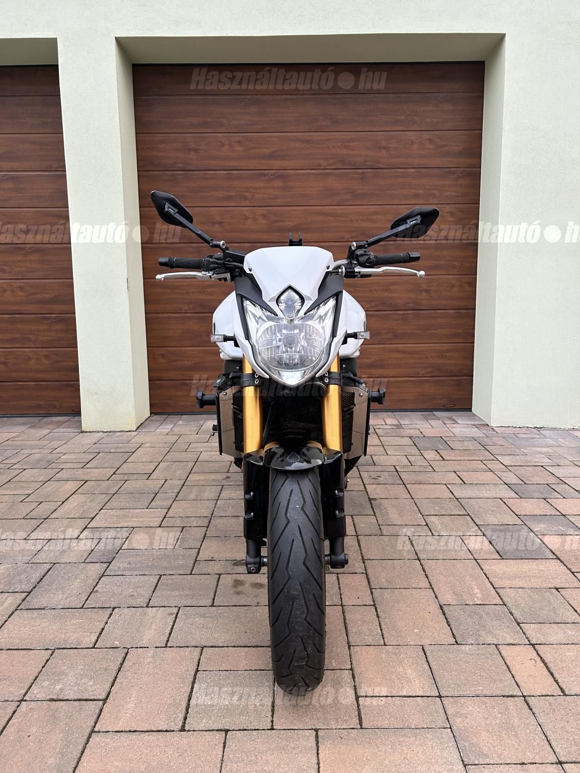 YAMAHA FZ8-N 2013/5 - 1