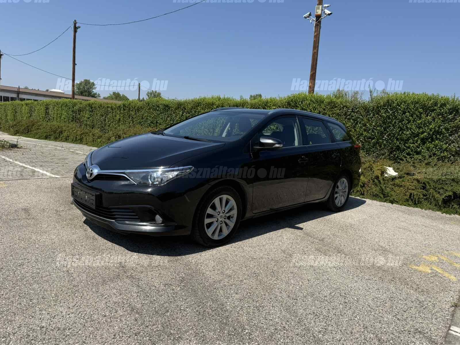 TOYOTA AURIS 2016/8 - 1