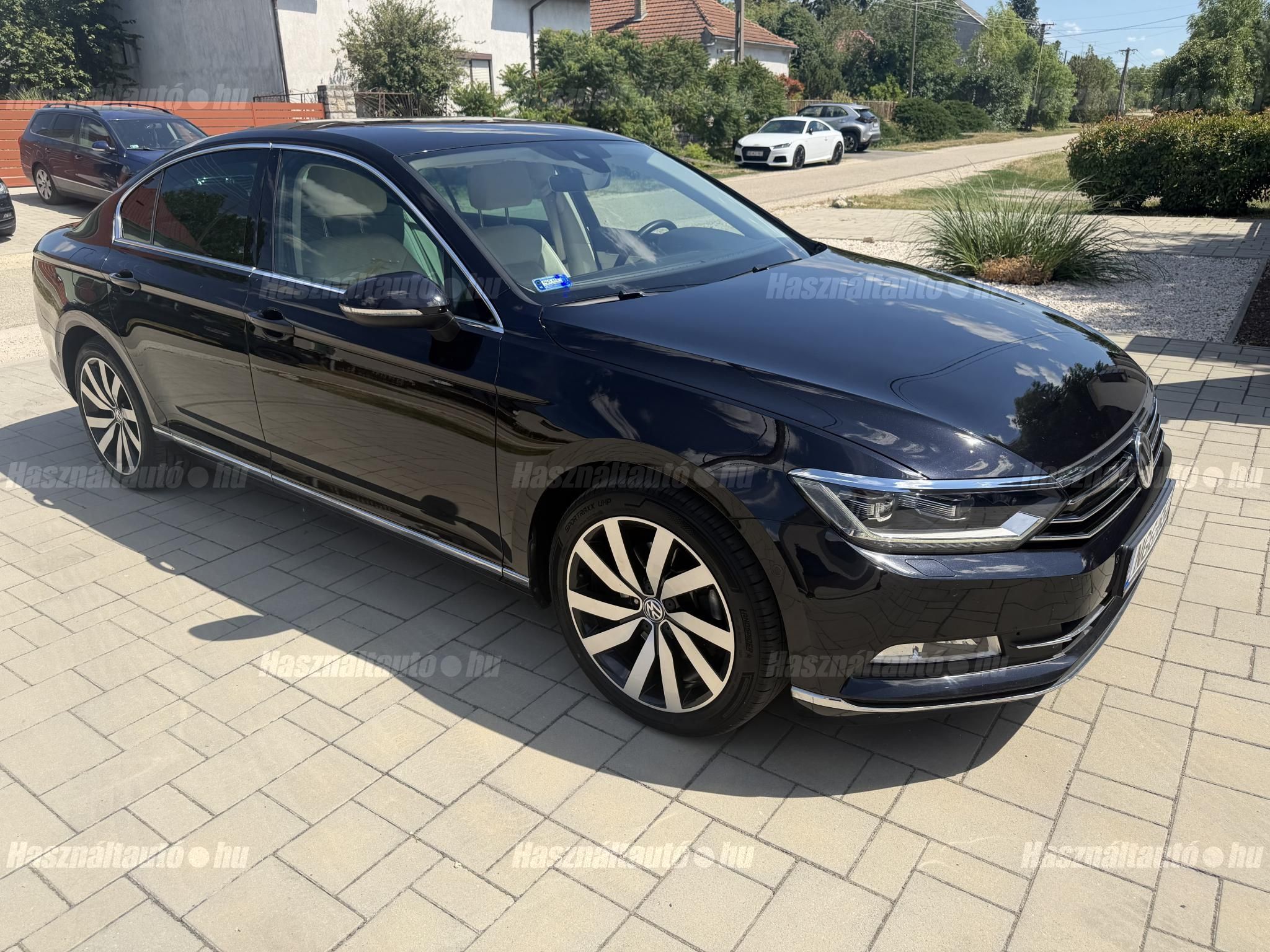 VOLKSWAGEN PASSAT VIII 2015/8 - 1