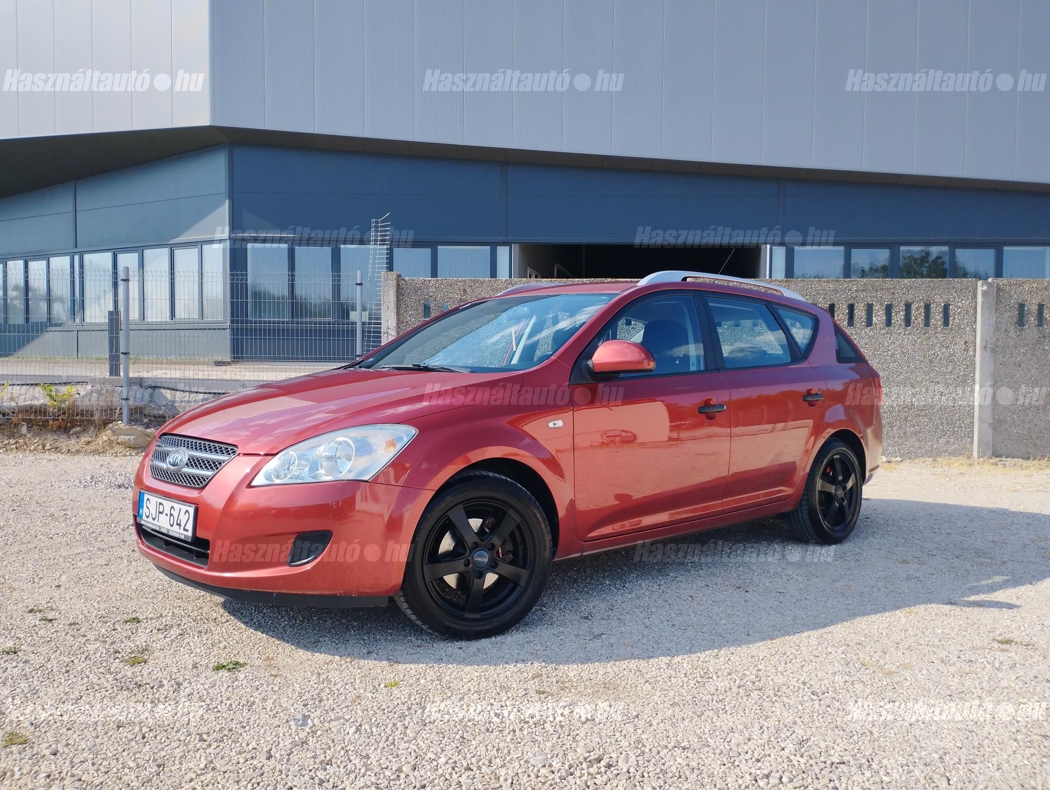KIA CEE'D 2010 - 1