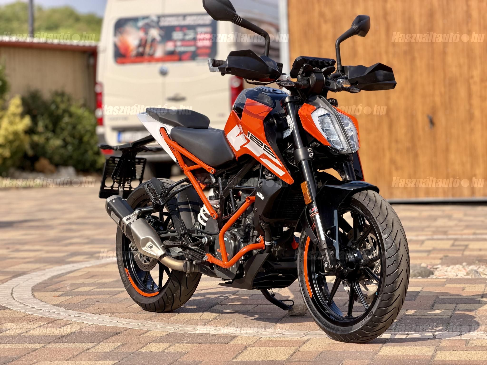 KTM 125 DUKE 2018/9 - 1