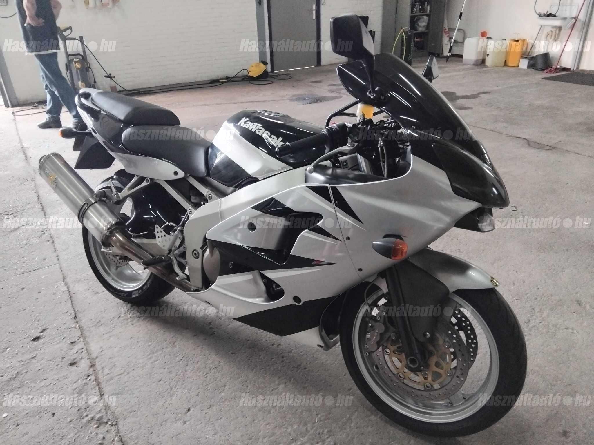 KAWASAKI ZX-6R (NINJA) 2000/8 - 1