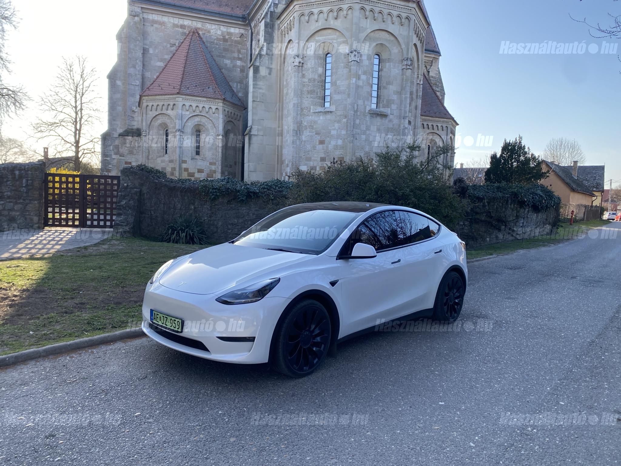 TESLA MODEL Y 2022/12 - 1