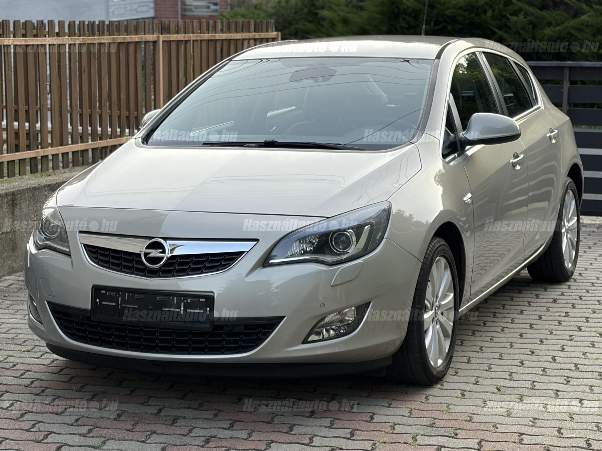 OPEL ASTRA J 2010/7 - 1