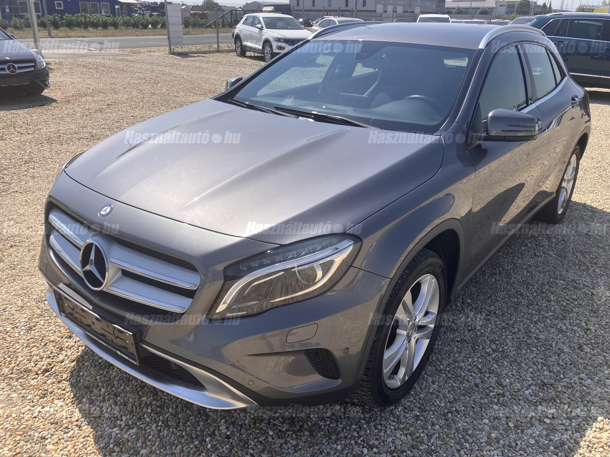 MERCEDES-BENZ GLA 180 2016/7 - 1