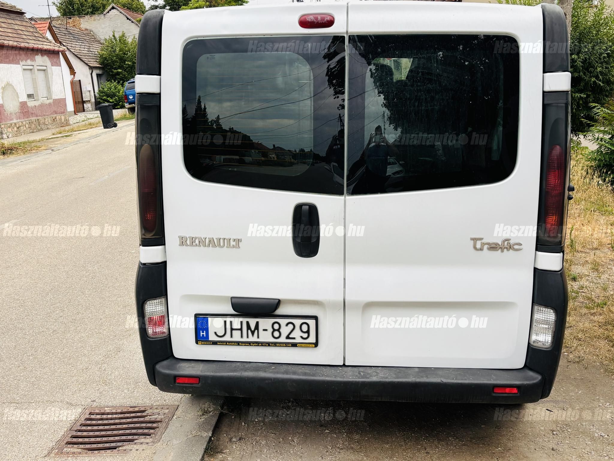 RENAULT TRAFIC 2004 - 1