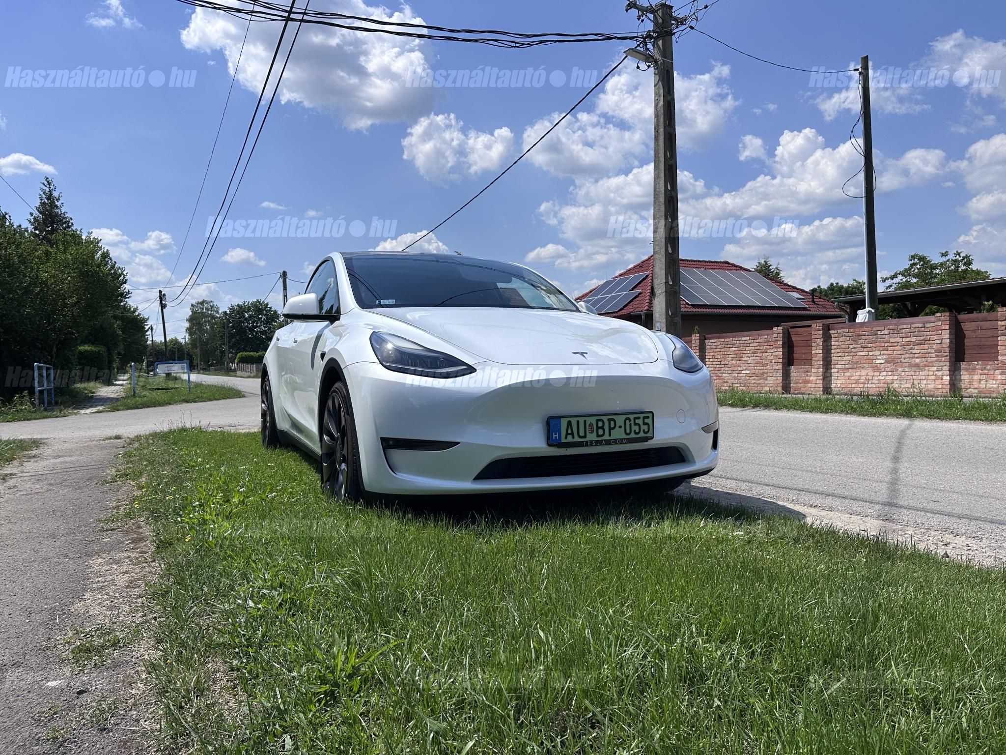 TESLA MODEL Y 2023/4 - 1