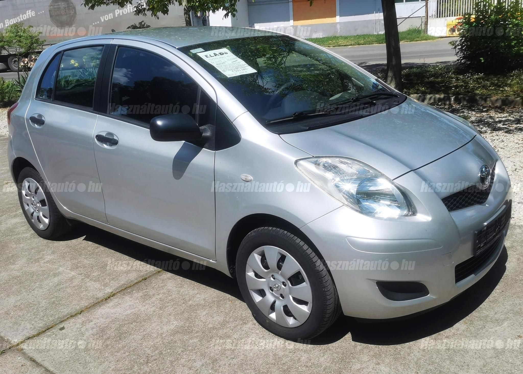 TOYOTA YARIS 2009/10 - 1