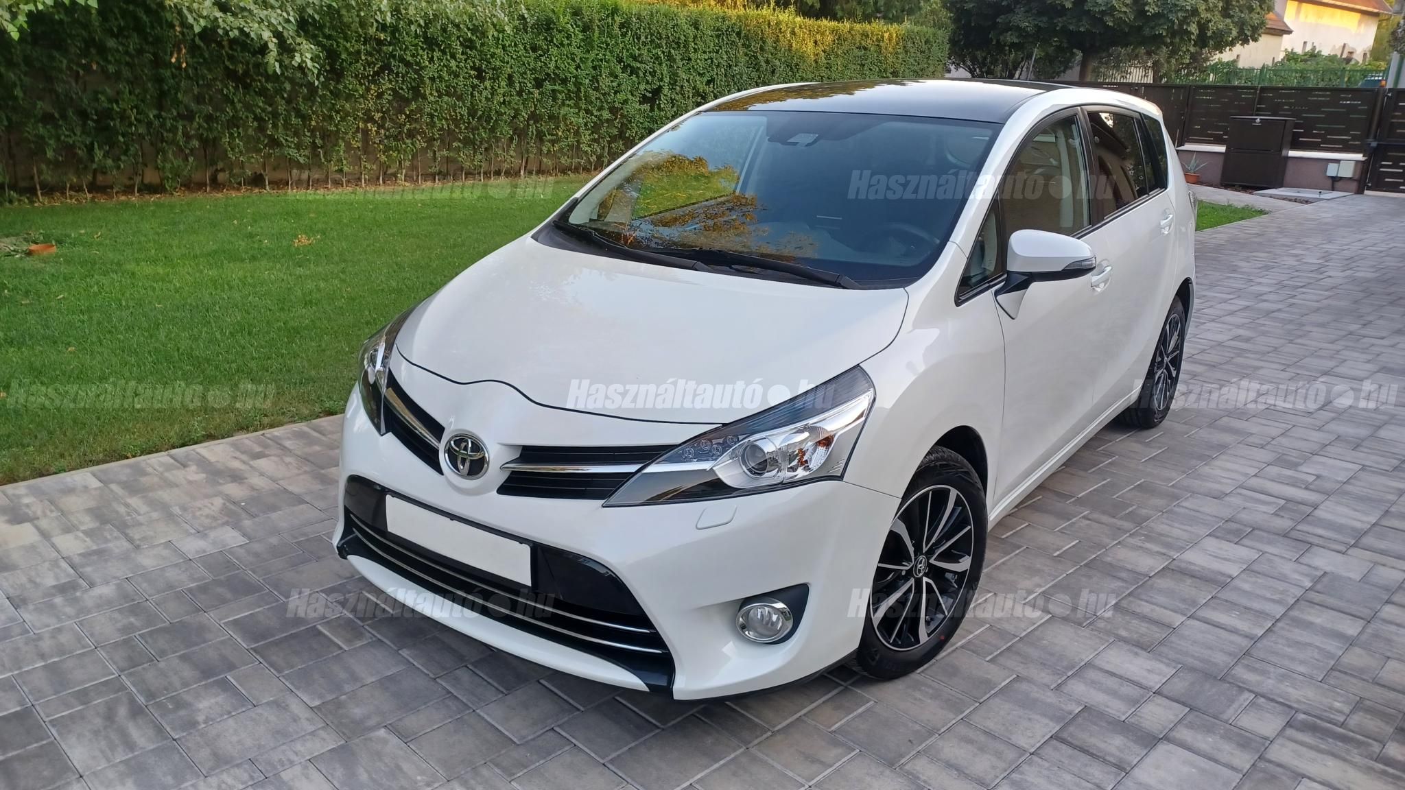 TOYOTA VERSO 2018/8 - 1