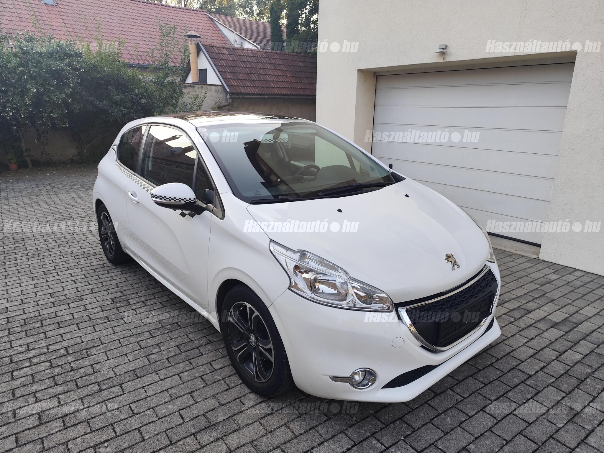 PEUGEOT 208 2012/4 - 1